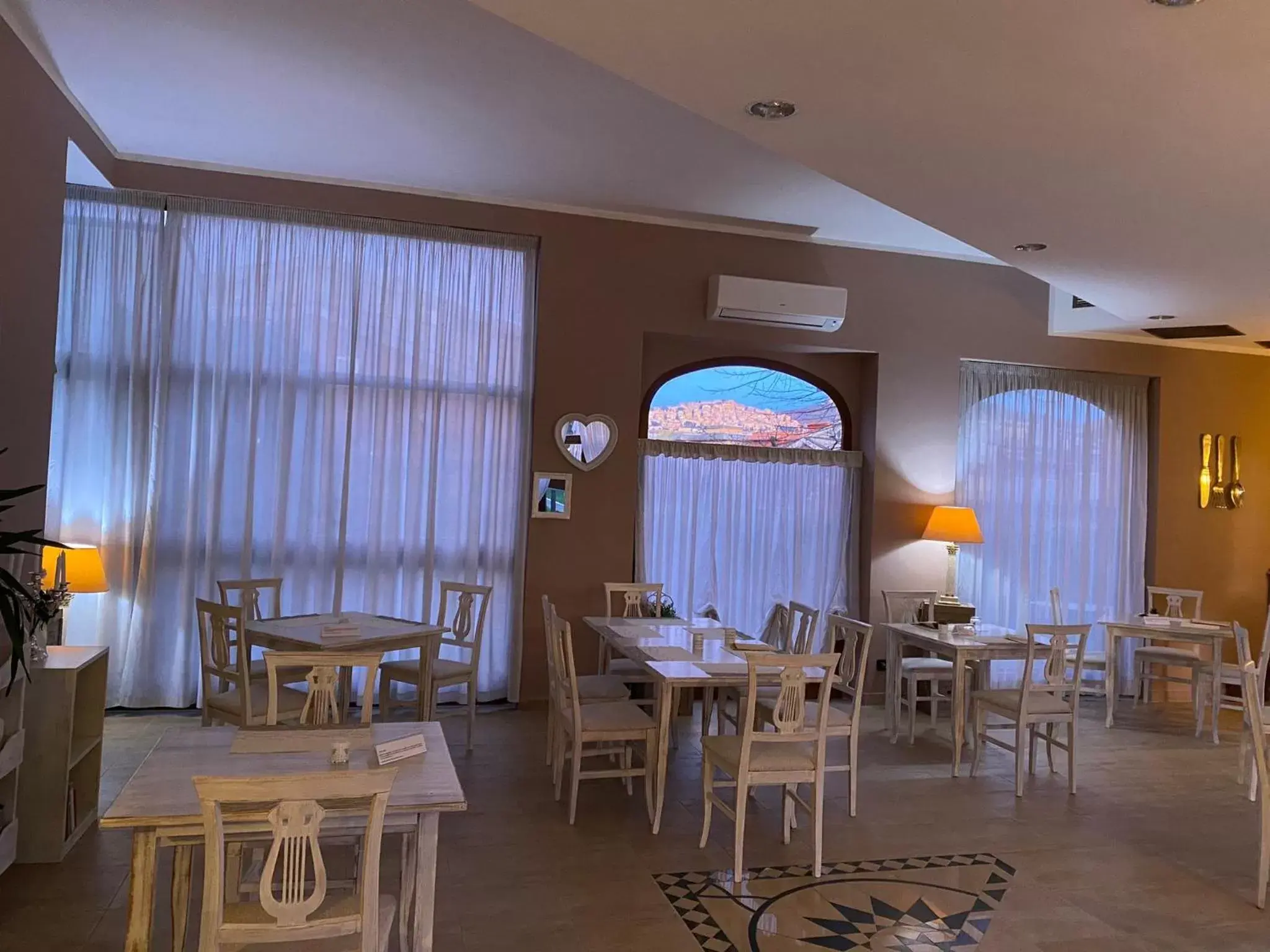 Restaurant/Places to Eat in Park Hotel Imperatore Adriano