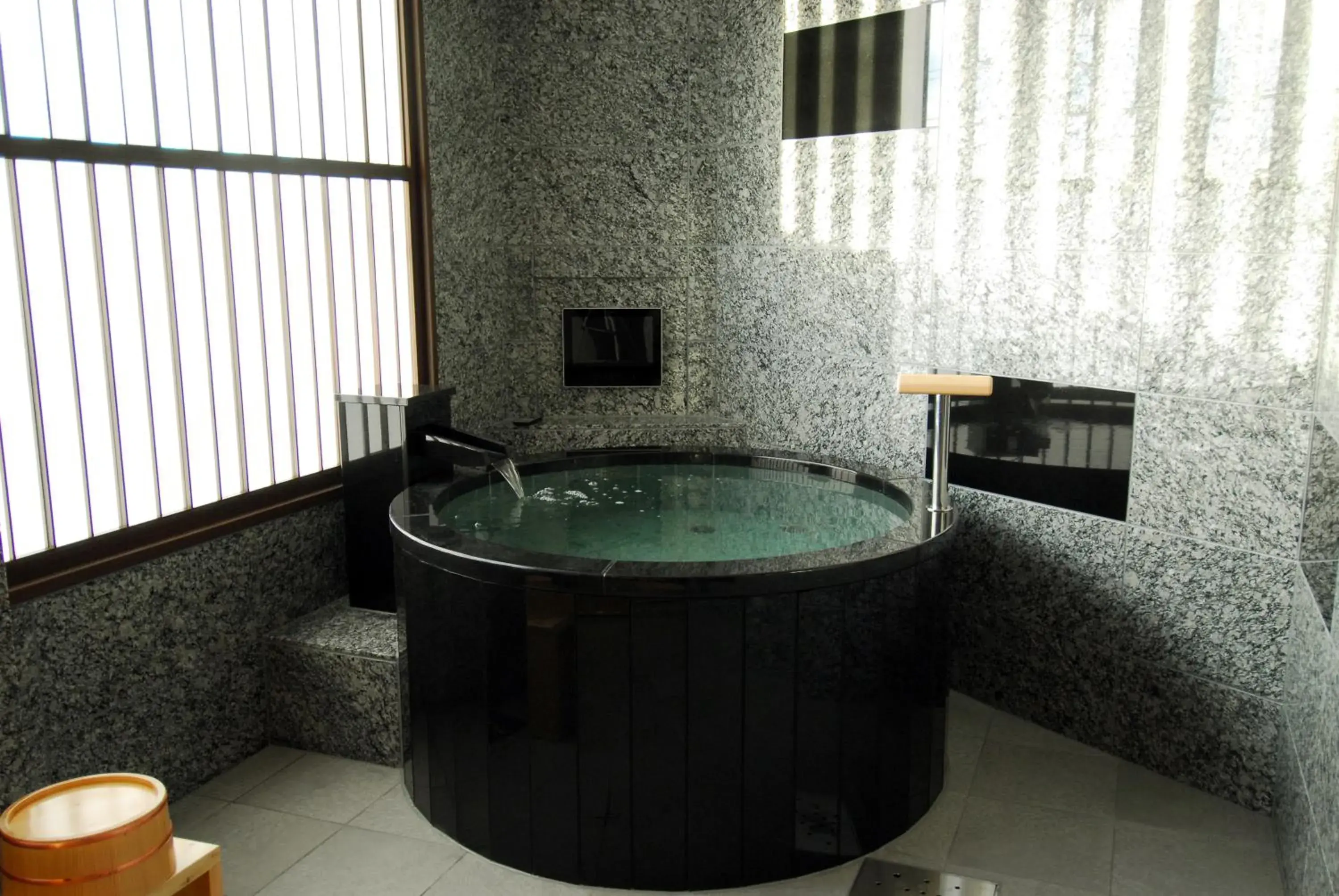 Deluxe Twin Room with Hot Spring Bath - single occupancy - Non-Smoking 201 in Arima Onsen Taketoritei Maruyama Ryokan