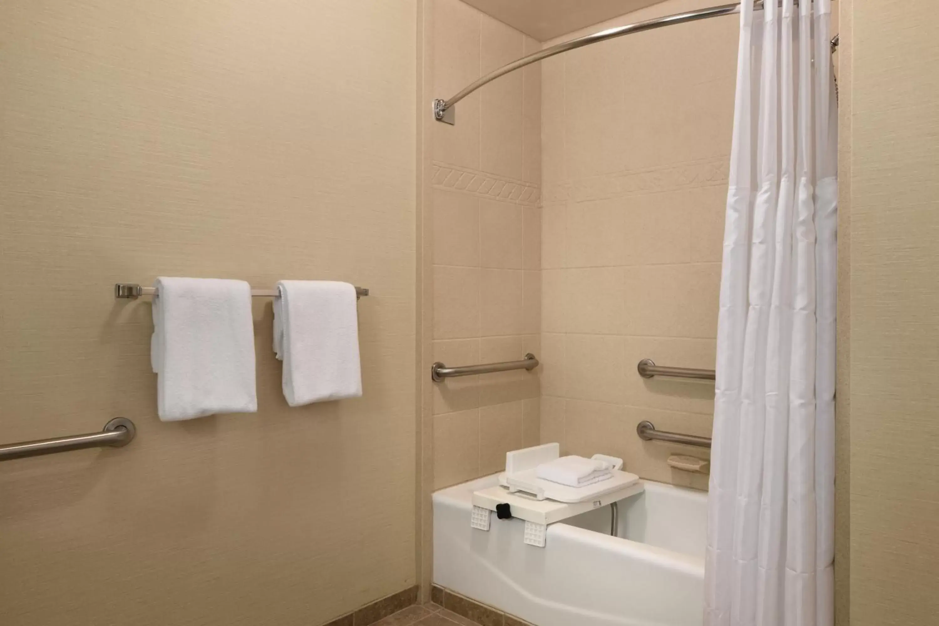 Bathroom in Radisson Hotel Lenexa Overland Park