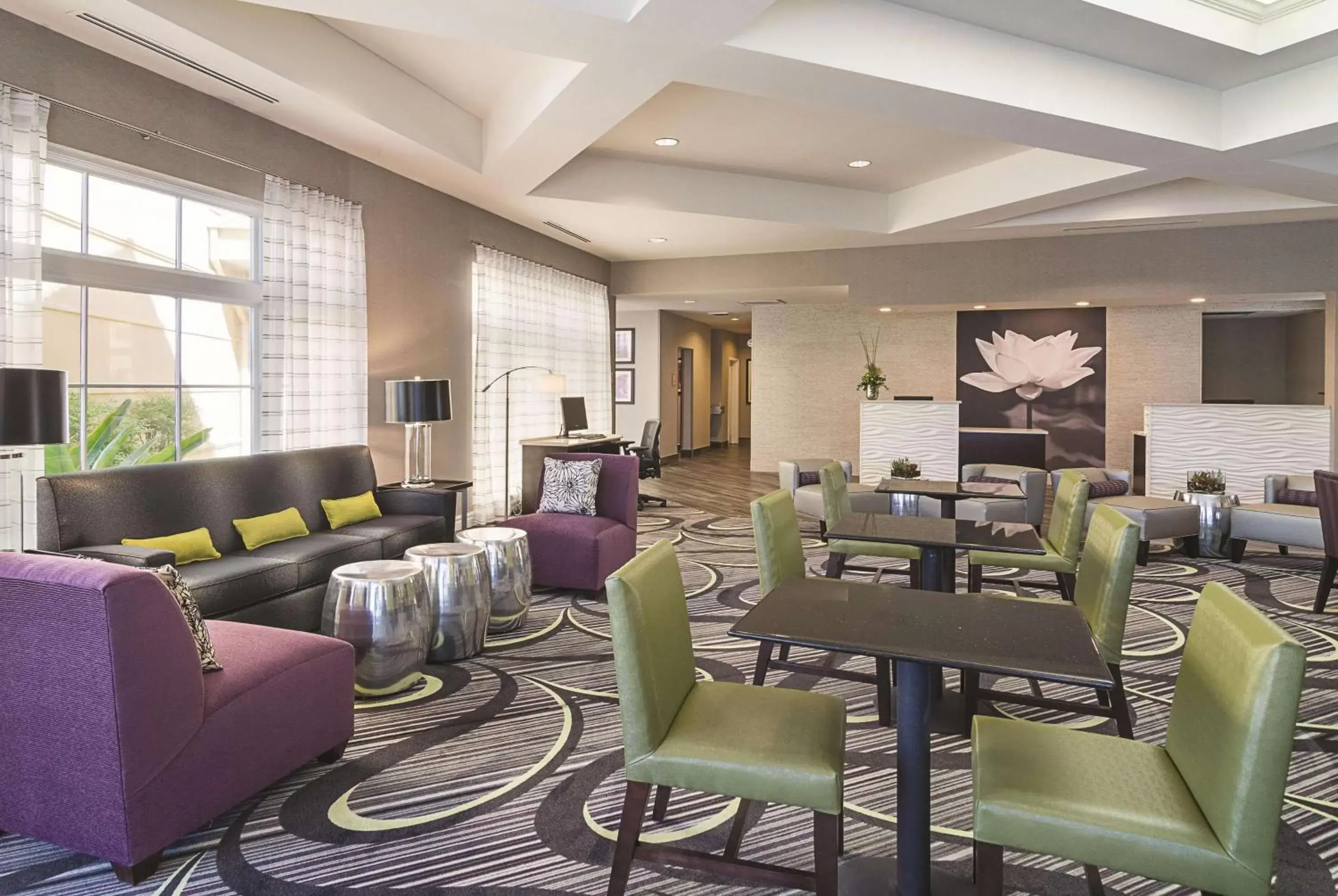 Lobby or reception, Restaurant/Places to Eat in La Quinta by Wyndham Phoenix Mesa West