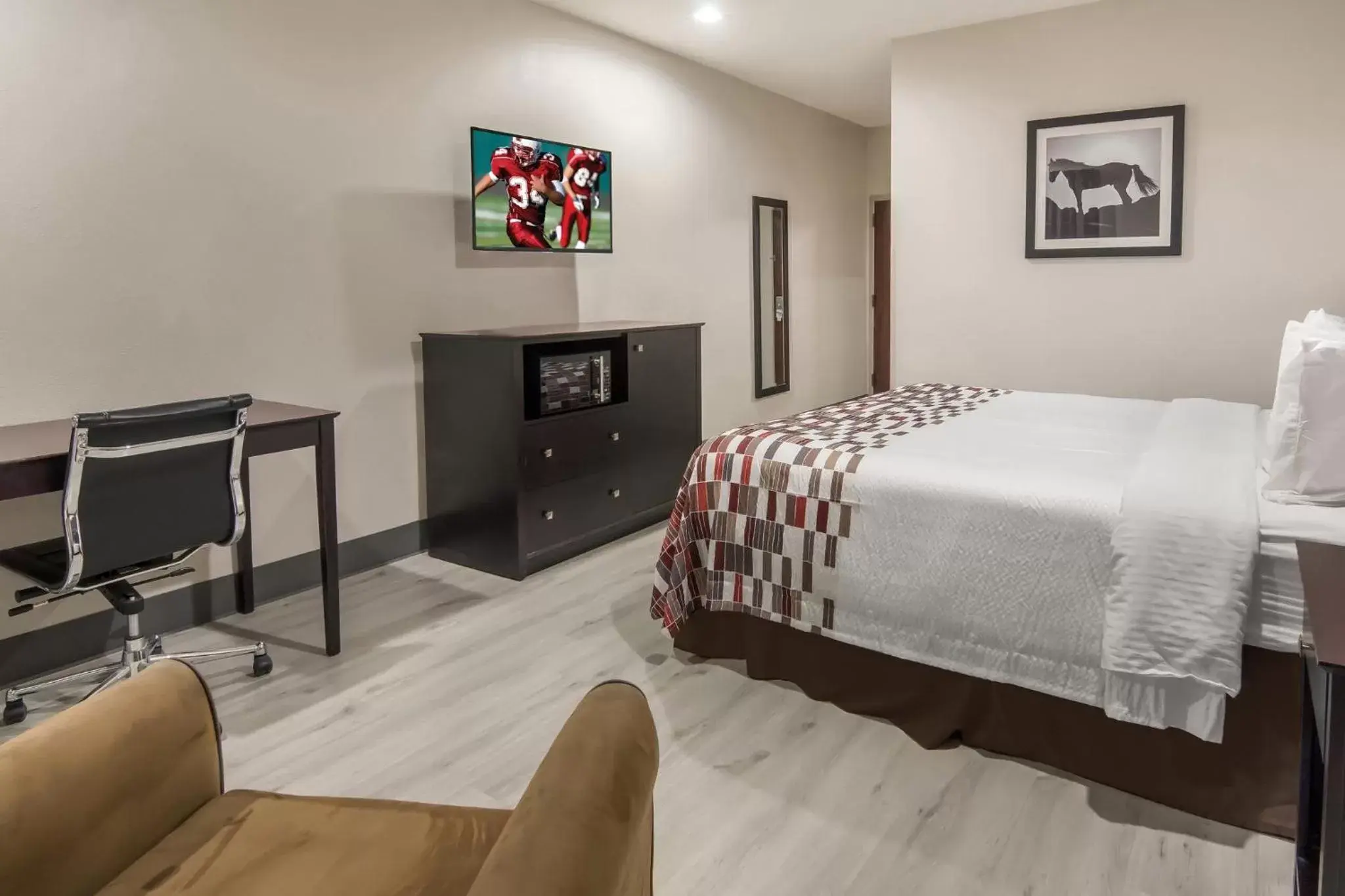 Photo of the whole room, Bed in Red Roof Inn Terrell Photo of the whole room, Bed in Red Roof Inn Terrell