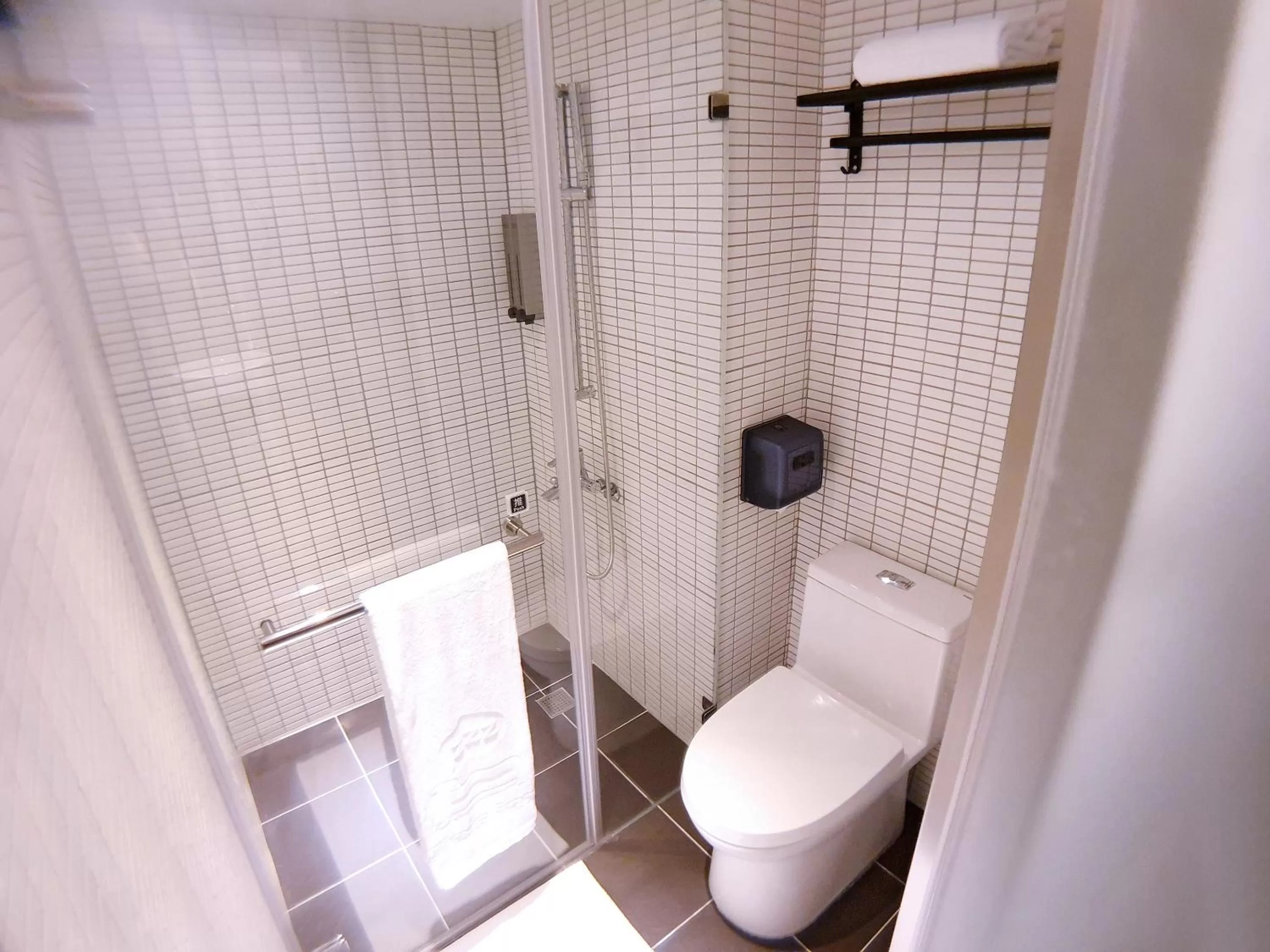 Shower, Bathroom in Jia's Inn