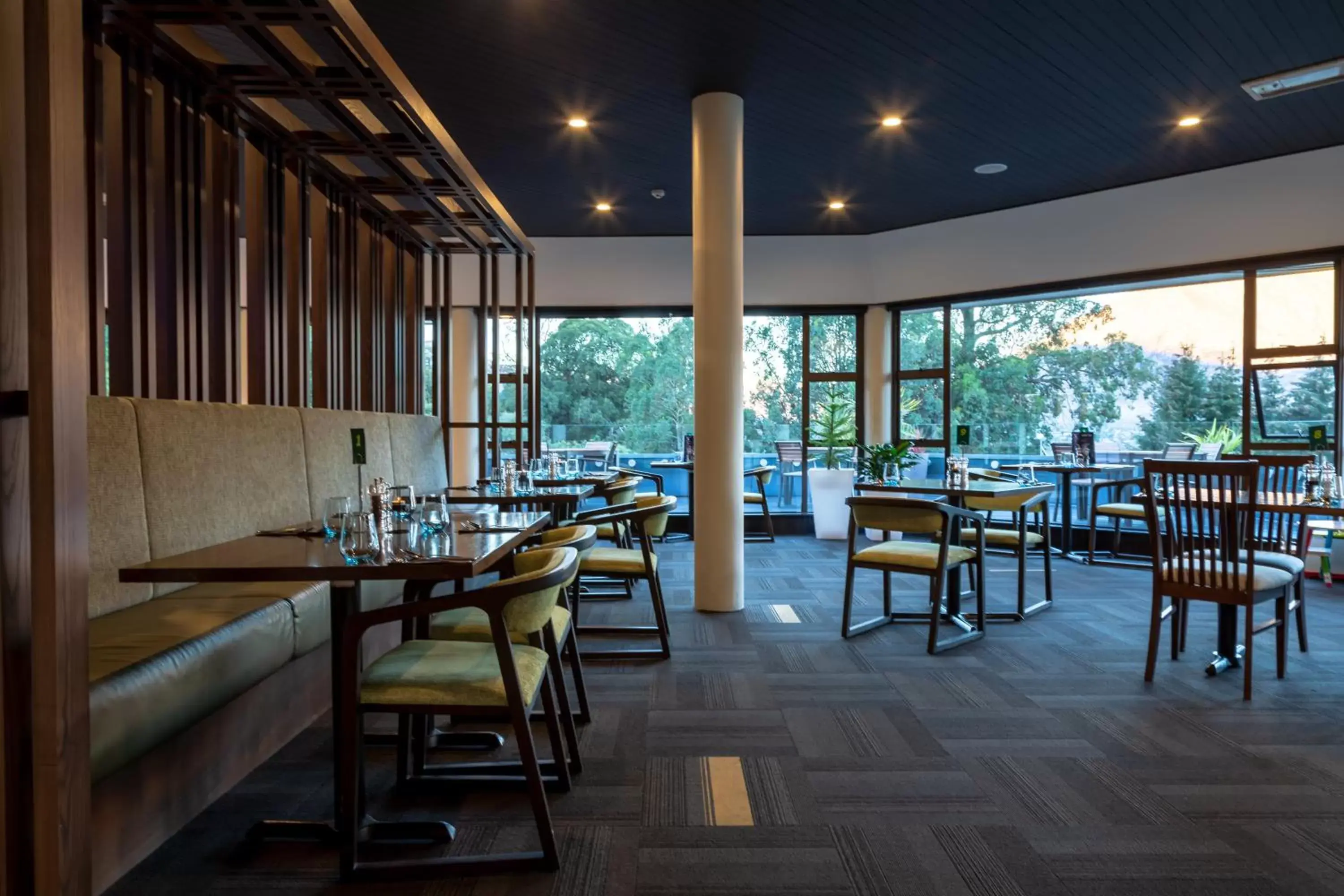 Restaurant/Places to Eat in Holiday Inn Queenstown Frankton Road, an IHG Hotel