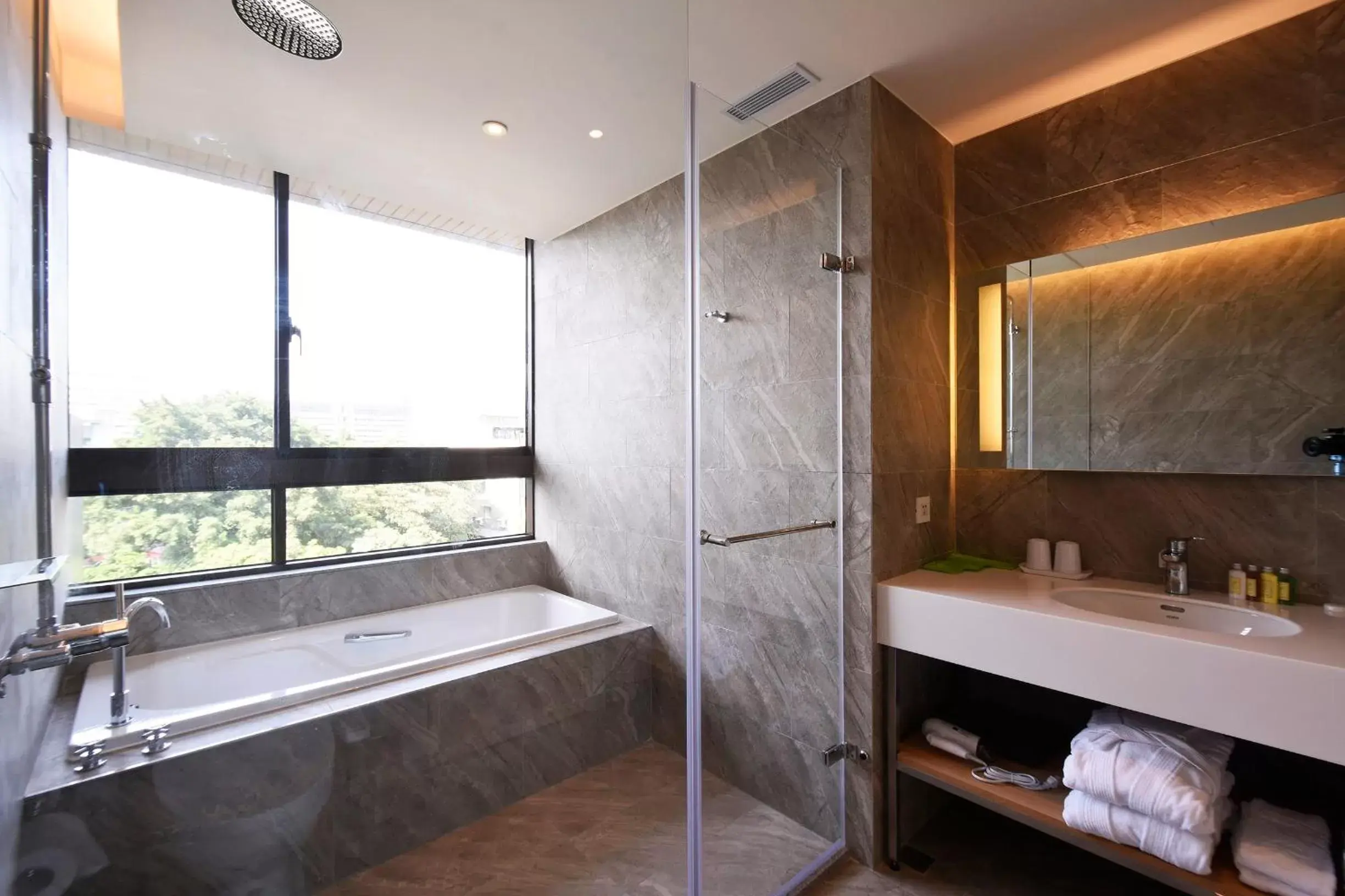 Bathroom in Green World NanGang