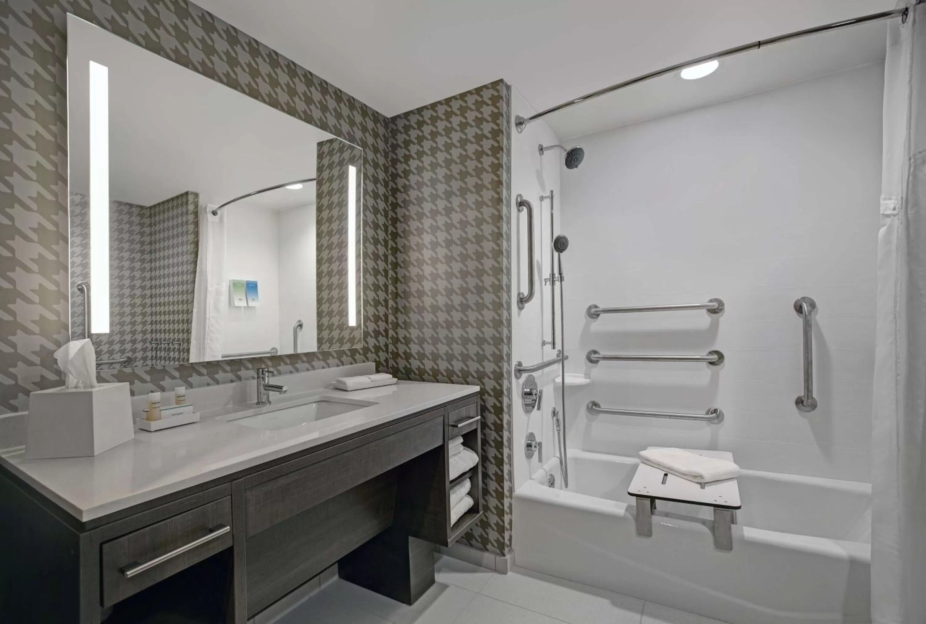 Bathroom in Home2 Suites By Hilton Milwaukee Downtown