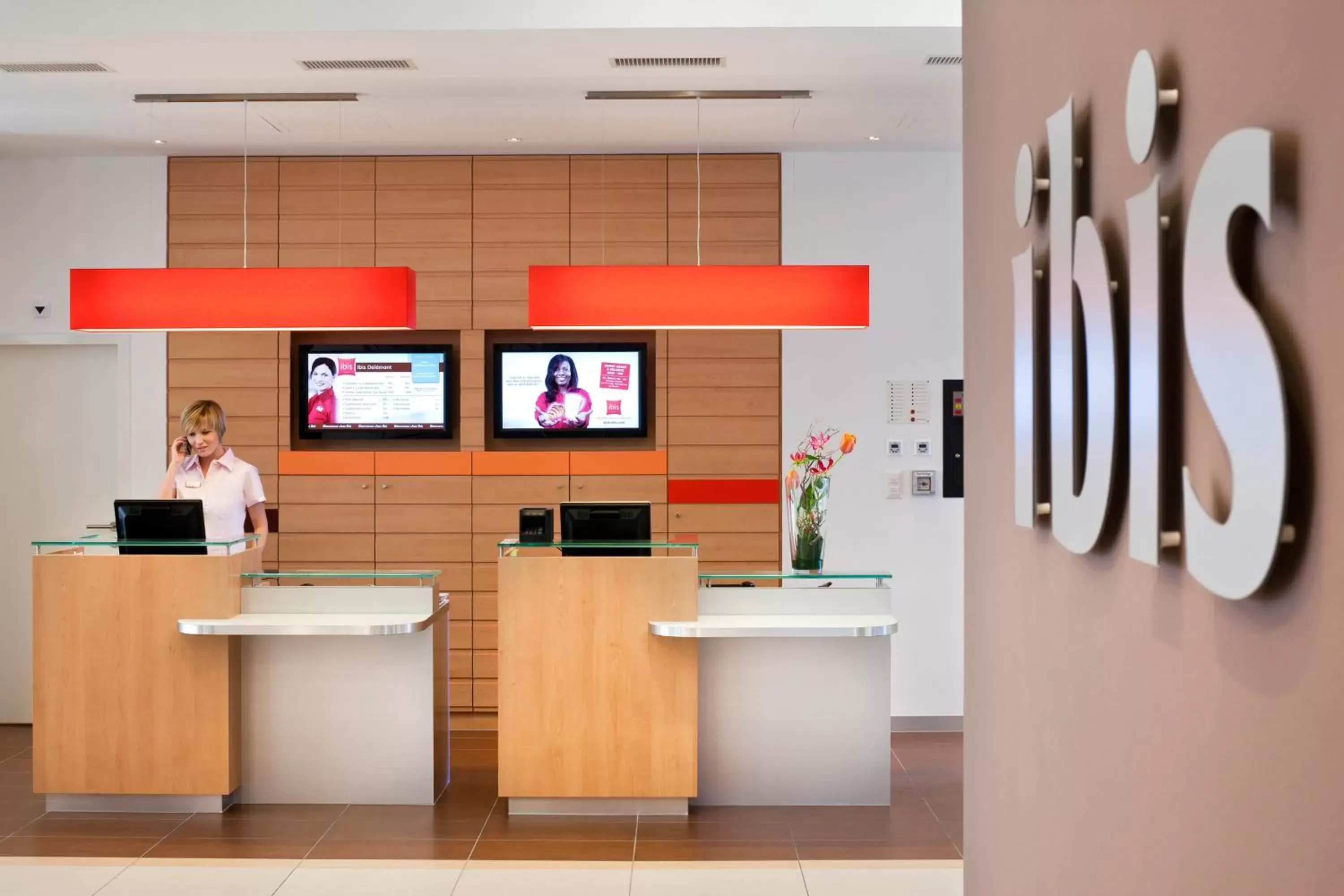 Lobby or reception in ibis Delémont Lobby or reception in ibis Delémont