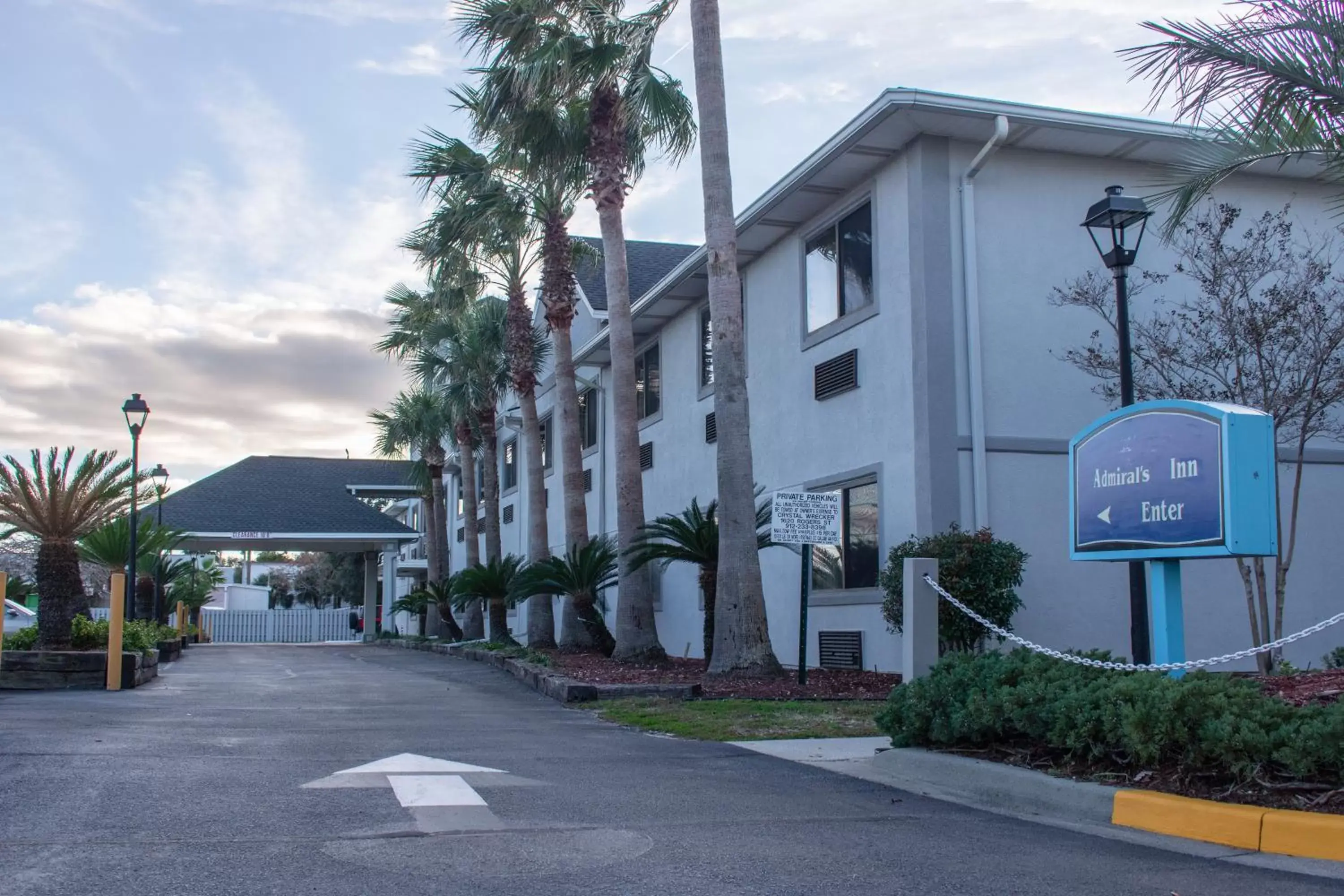 Property Building in Admiral's Inn on Tybee Island