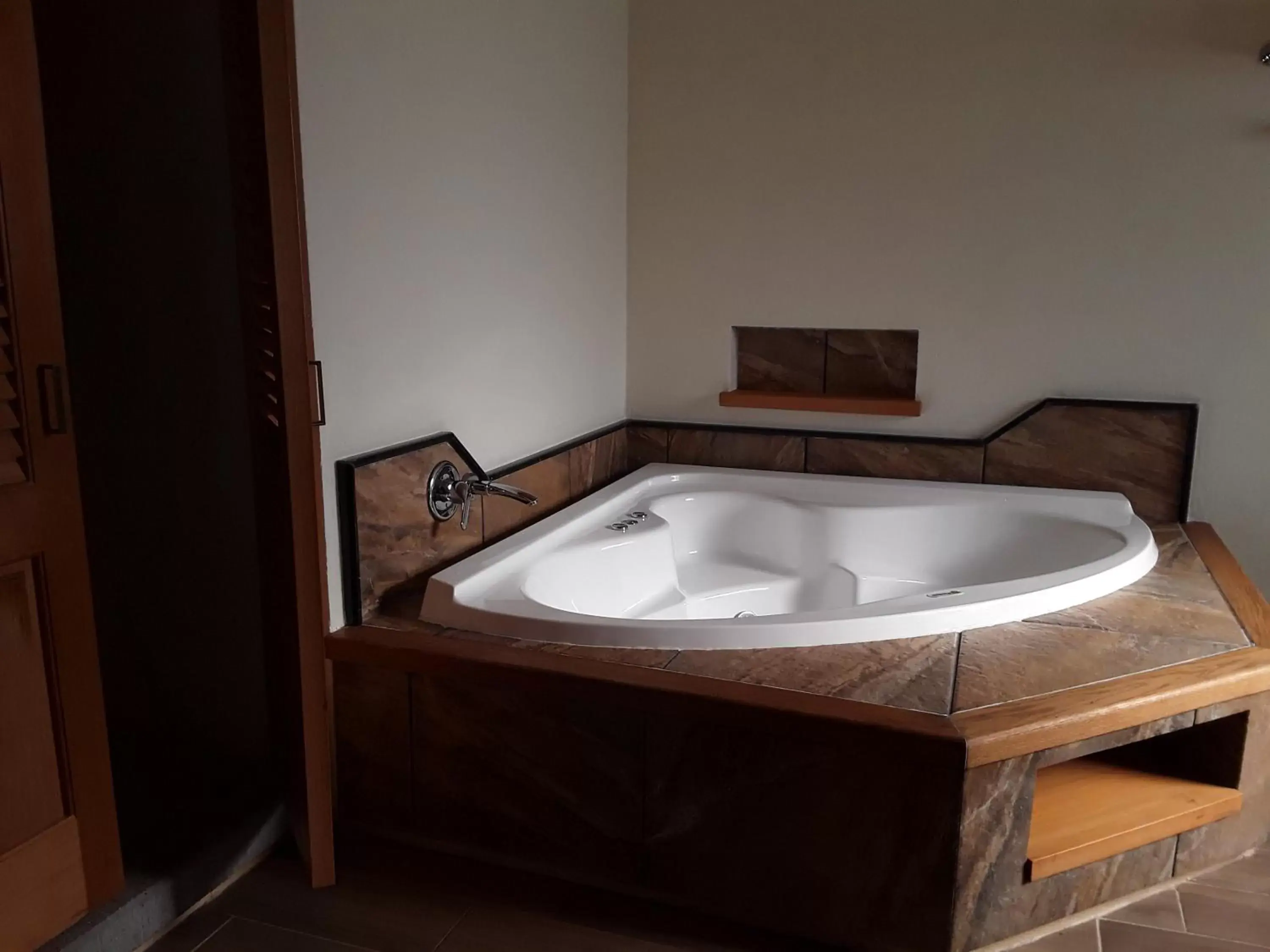 Hot Tub, Bathroom in Hotel & Balneario Los Angeles