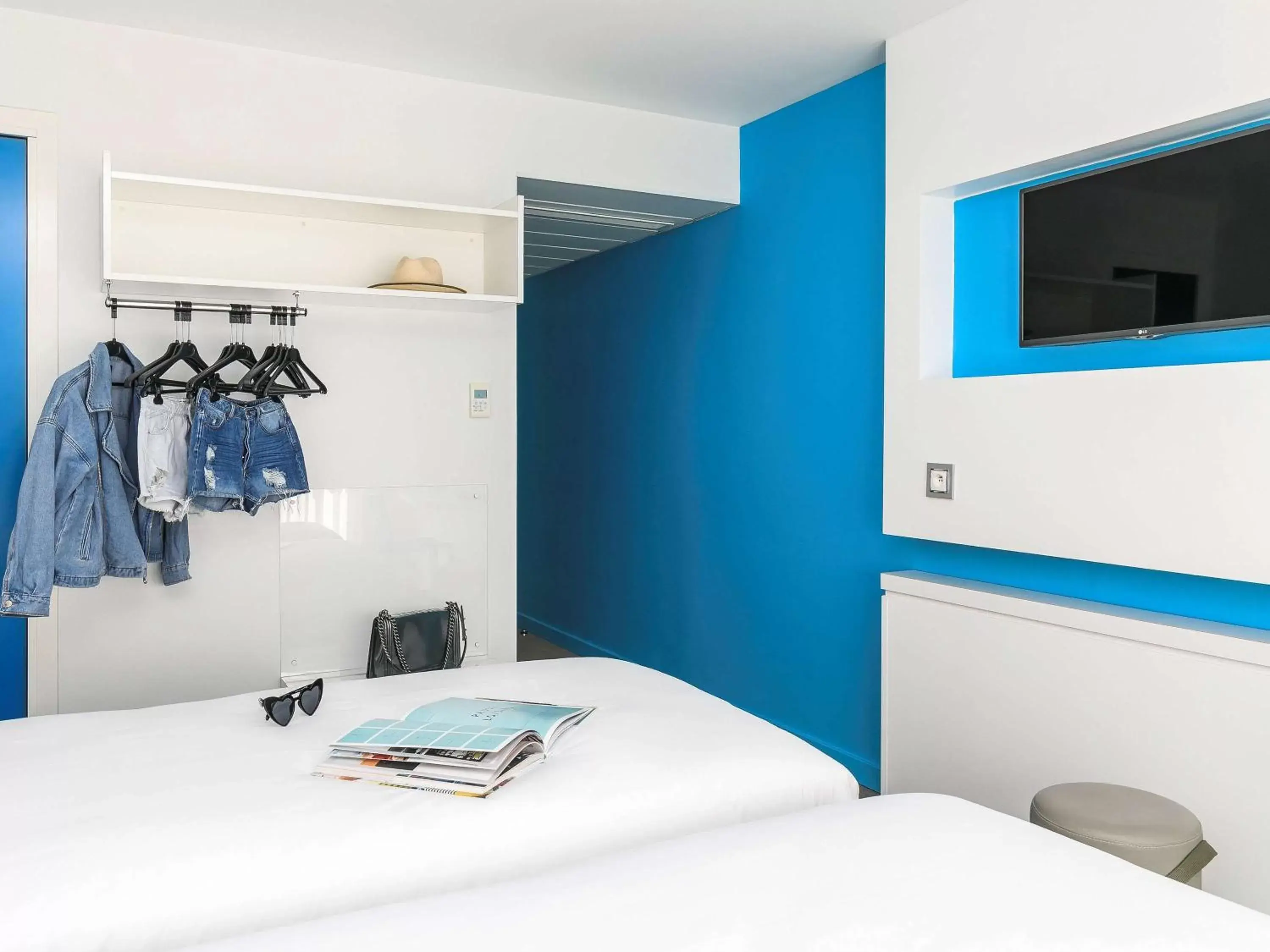 Photo of the whole room, Bed in Ibis Styles Menton Centre