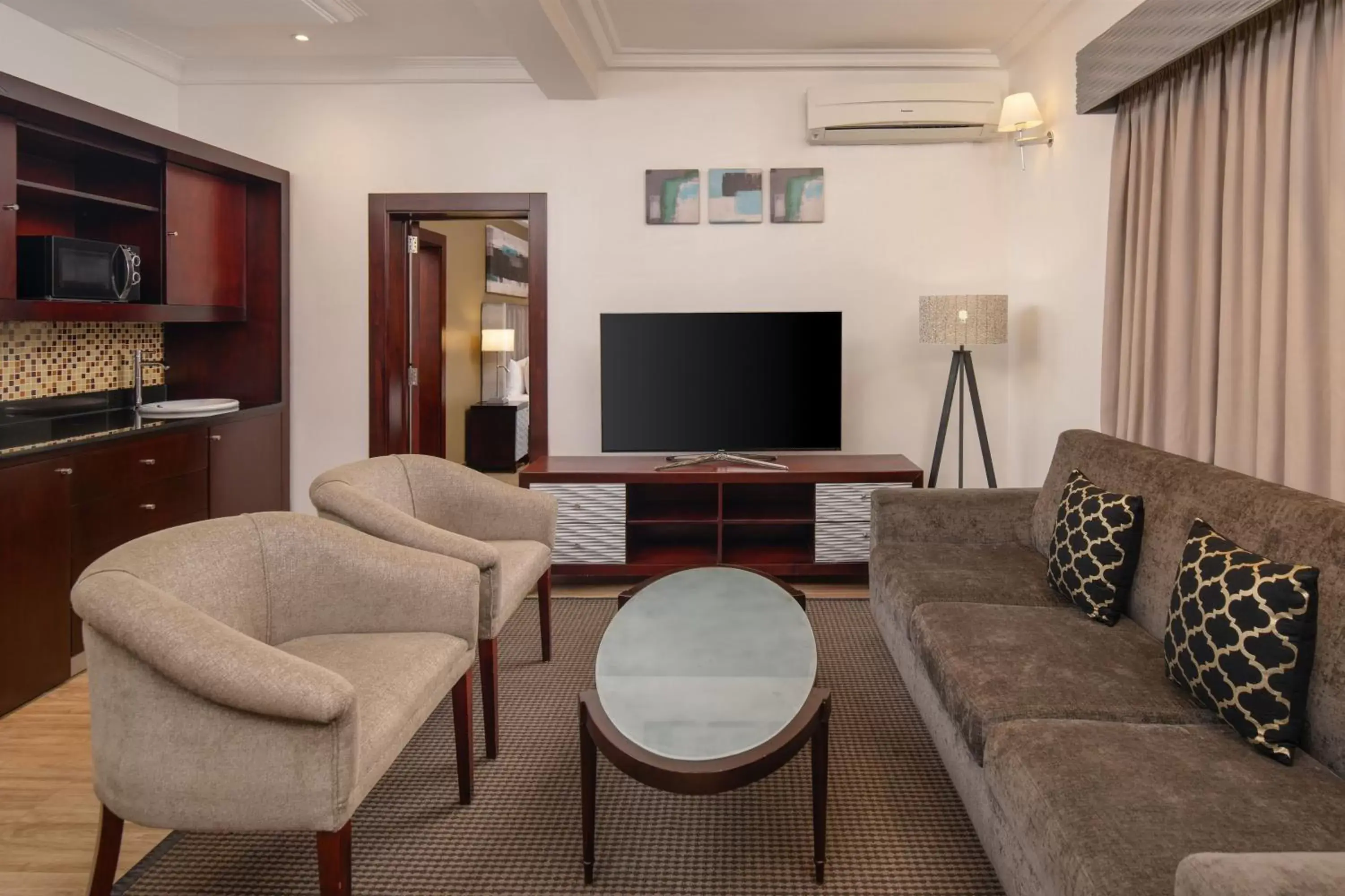 Lounge or bar, Seating Area in Protea Hotel by Marriott Lagos Kuramo Waters