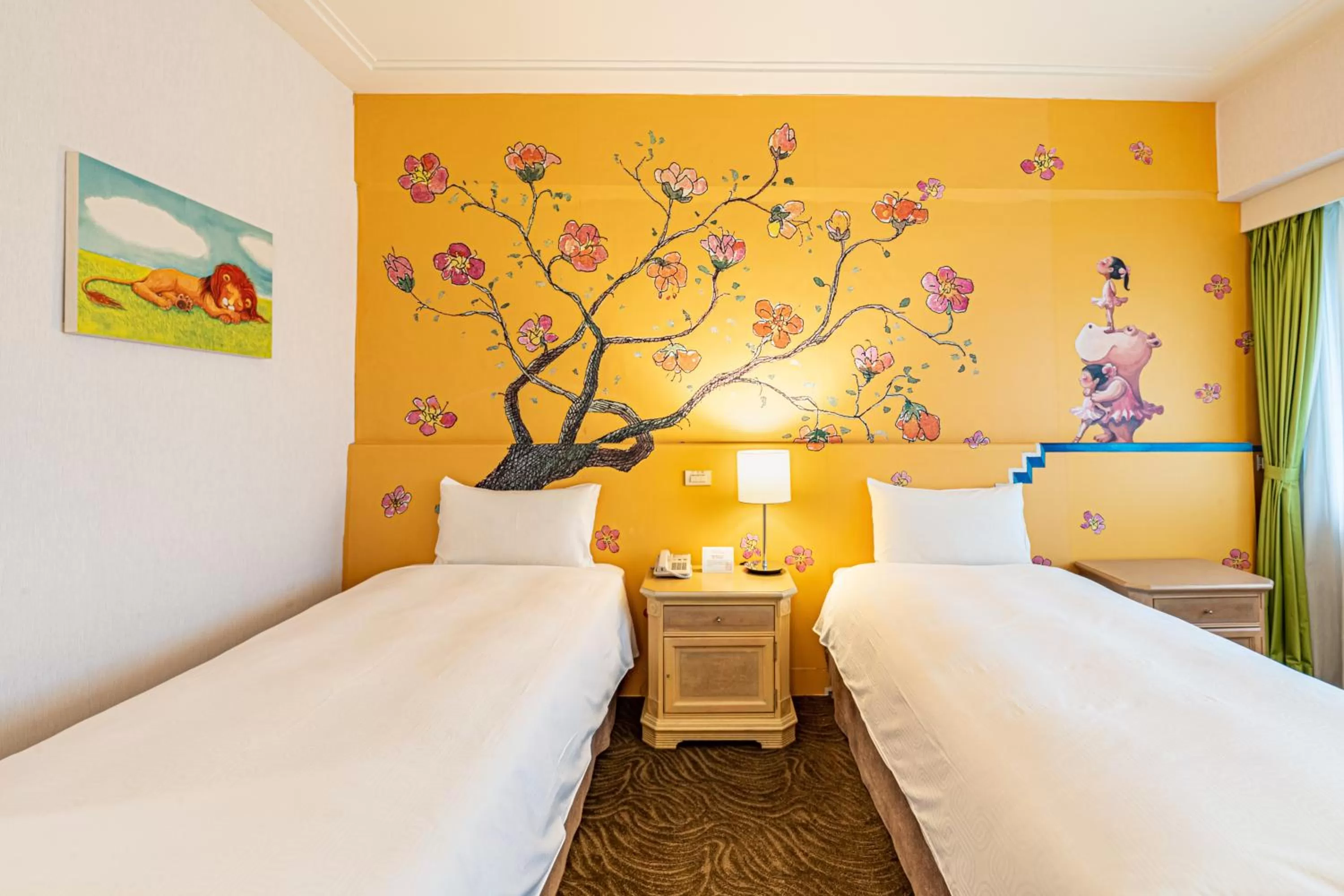 Photo of the whole room, Bed in Chateau de Chine Hotel Hualien