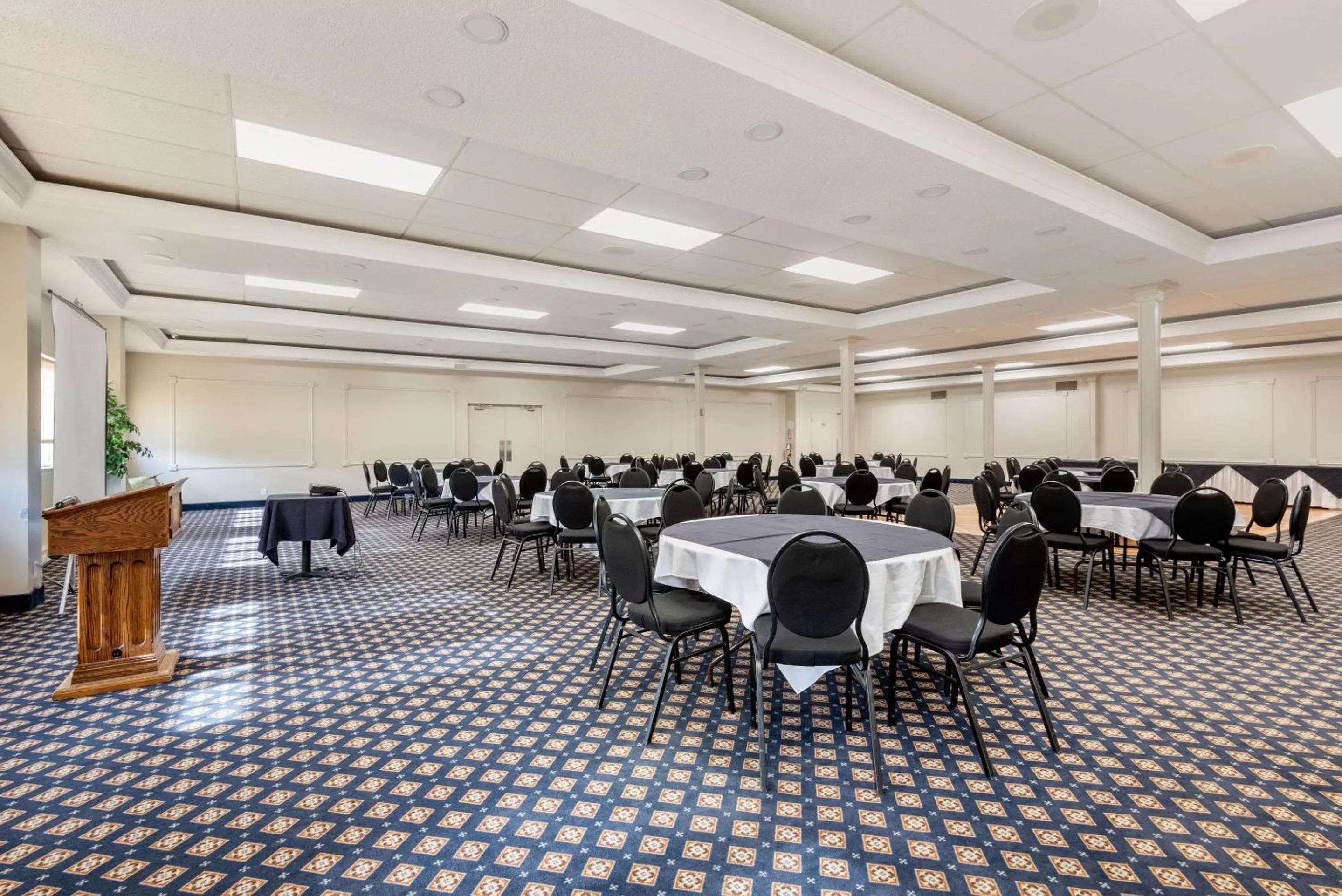 Banquet/Function facilities in Quality Inn