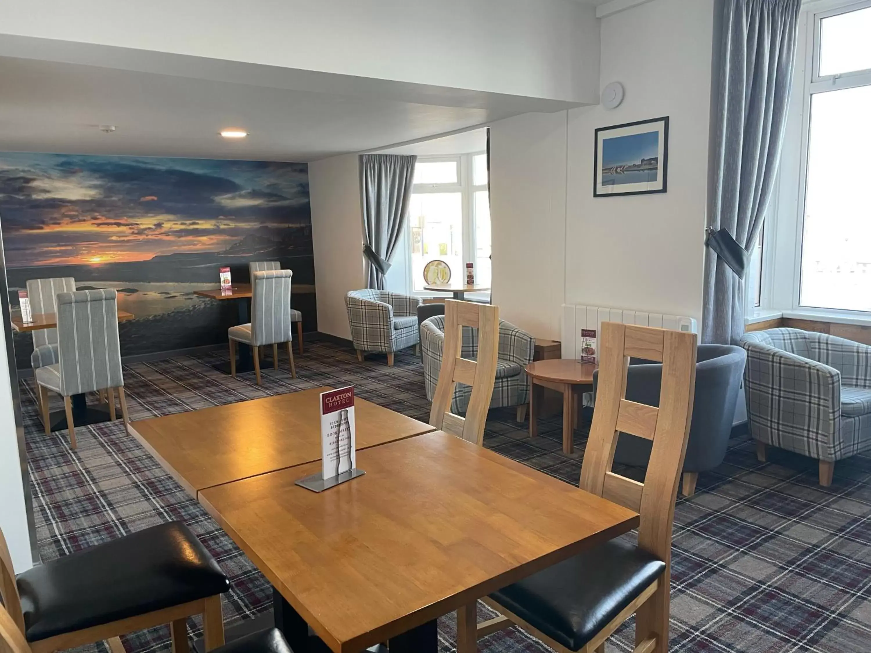 Lounge or bar, Restaurant/Places to Eat in Claxton Hotel