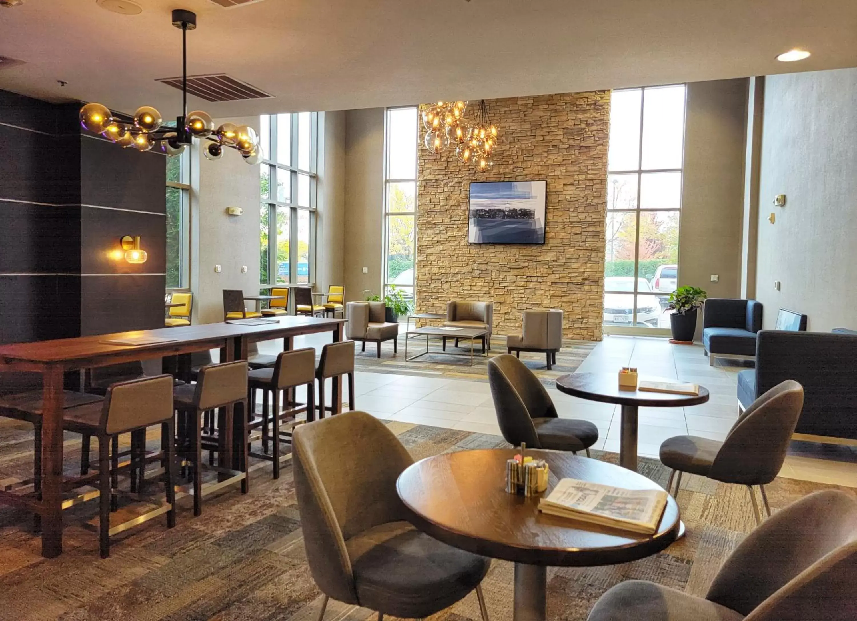 Restaurant/places to eat, Lounge/Bar in Cambria Hotel Madison East