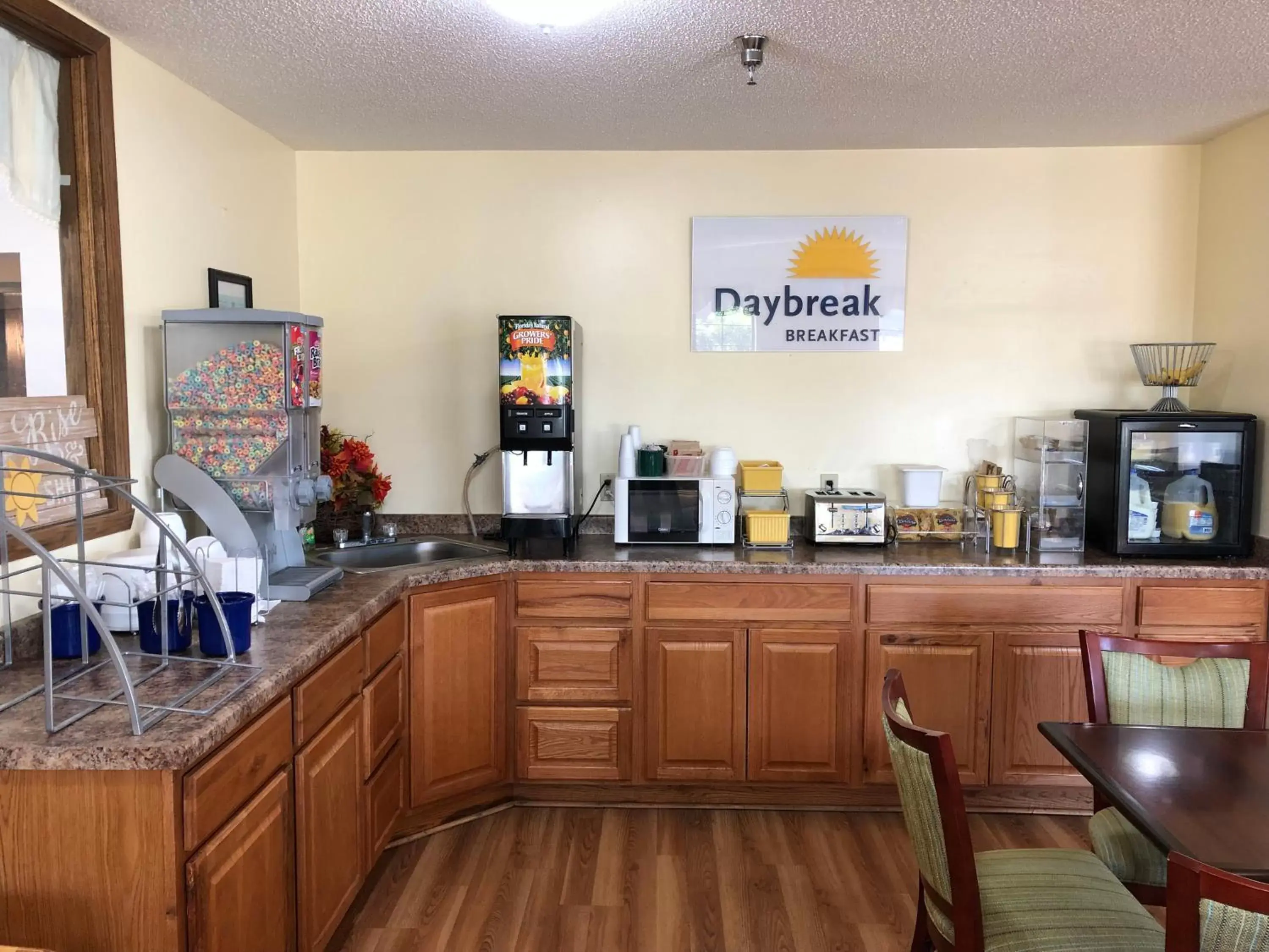 Breakfast, Restaurant/Places to Eat in Days Inn by Wyndham Iron Mountain