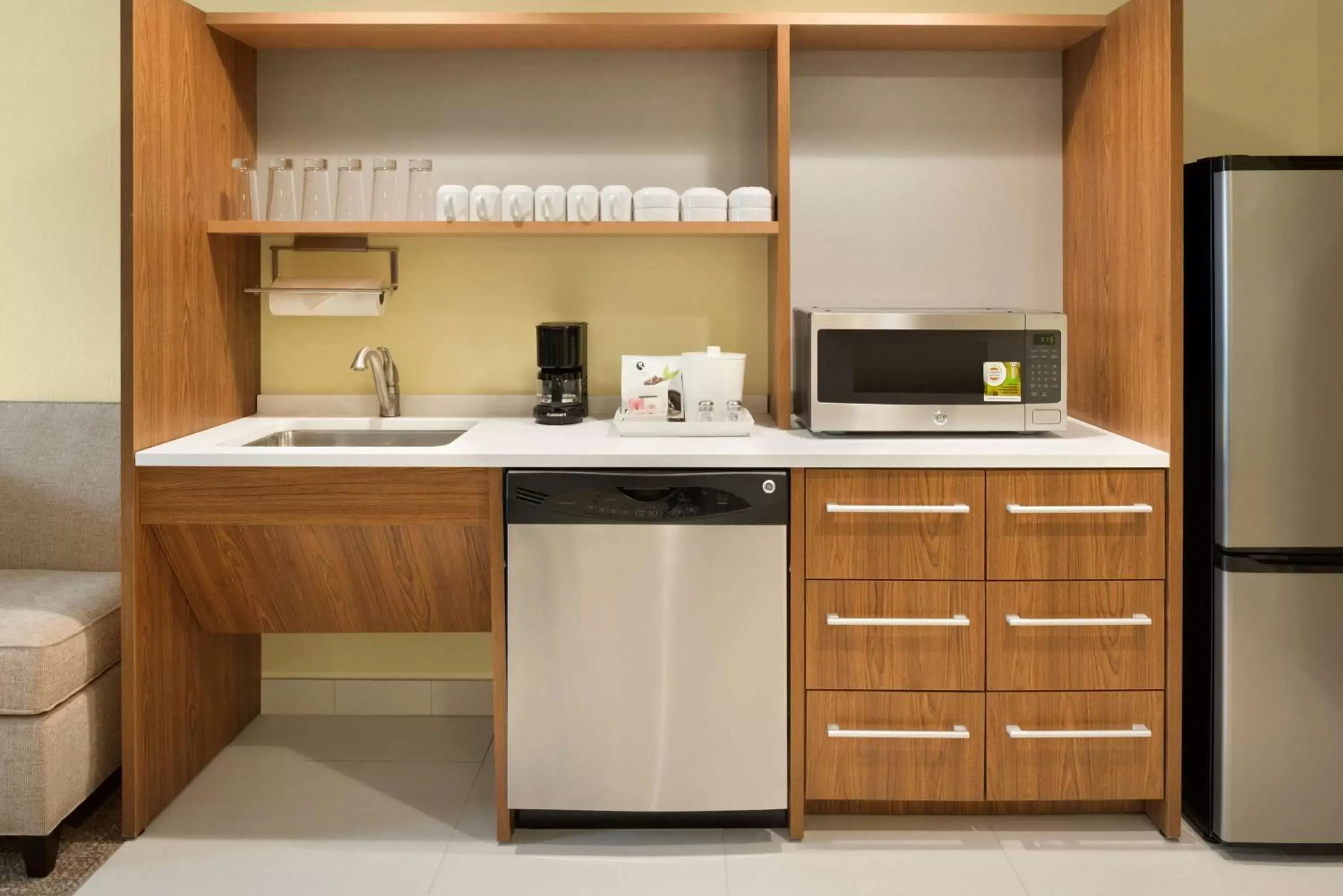 Kitchen or kitchenette, Kitchen/Kitchenette in Home2 Suites By Hilton Middleburg Heights Cleveland