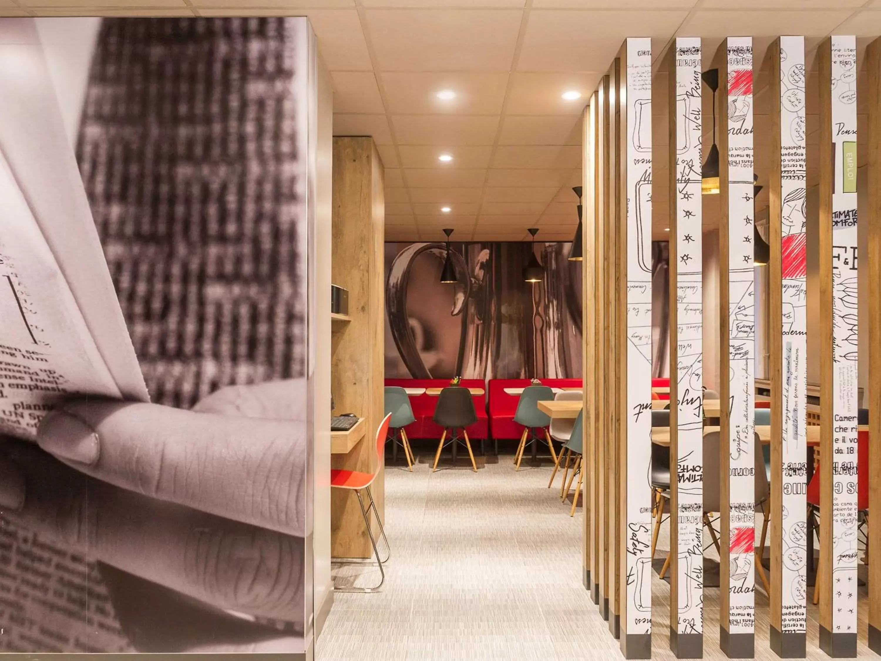 Restaurant/places to eat, Bed in ibis Paris Vaugirard Porte de Versailles Restaurant/places to eat, Bed in ibis Paris Vaugirard Porte de Versailles