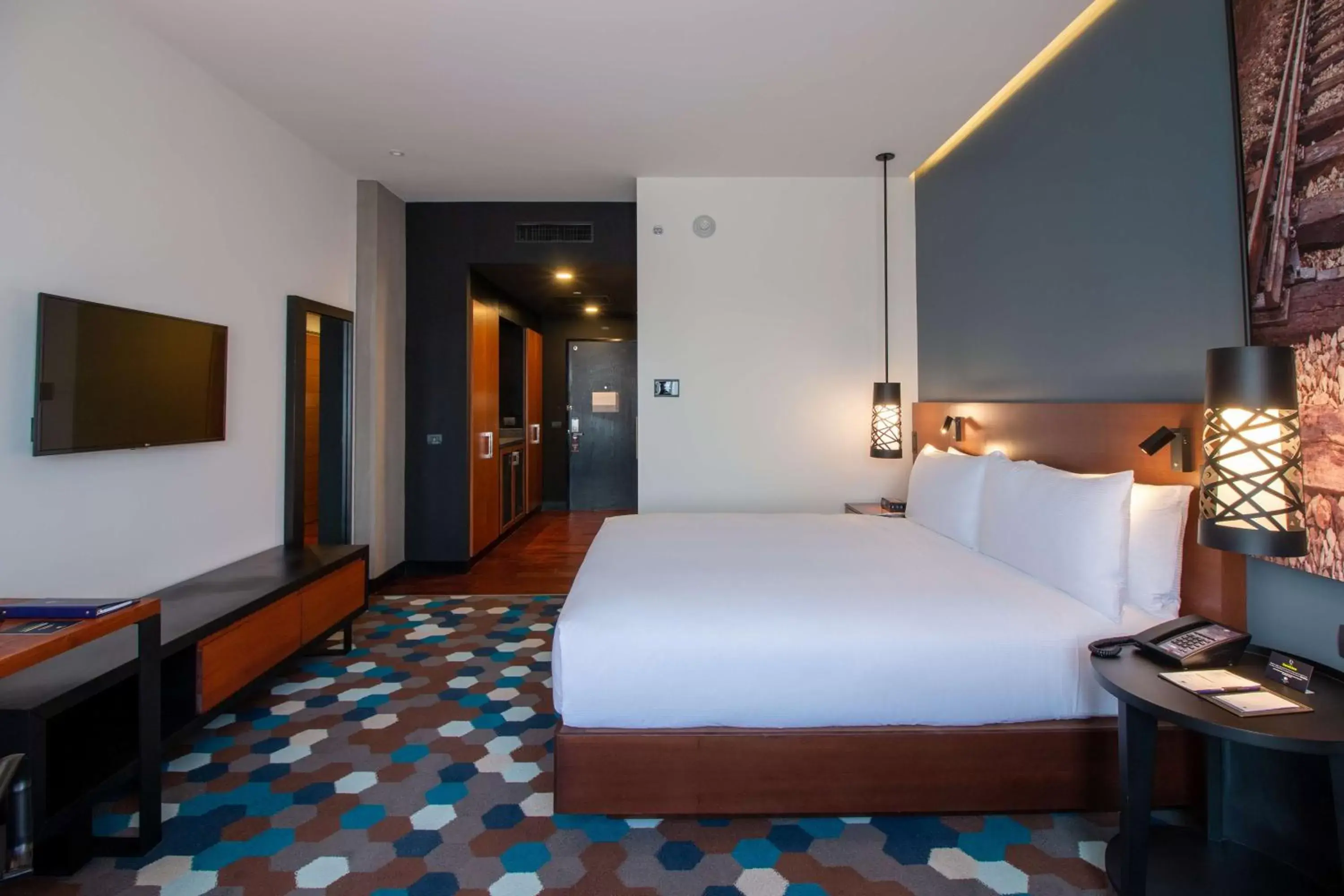 Photo of the whole room, Bed in Doubletree By Hilton Celaya