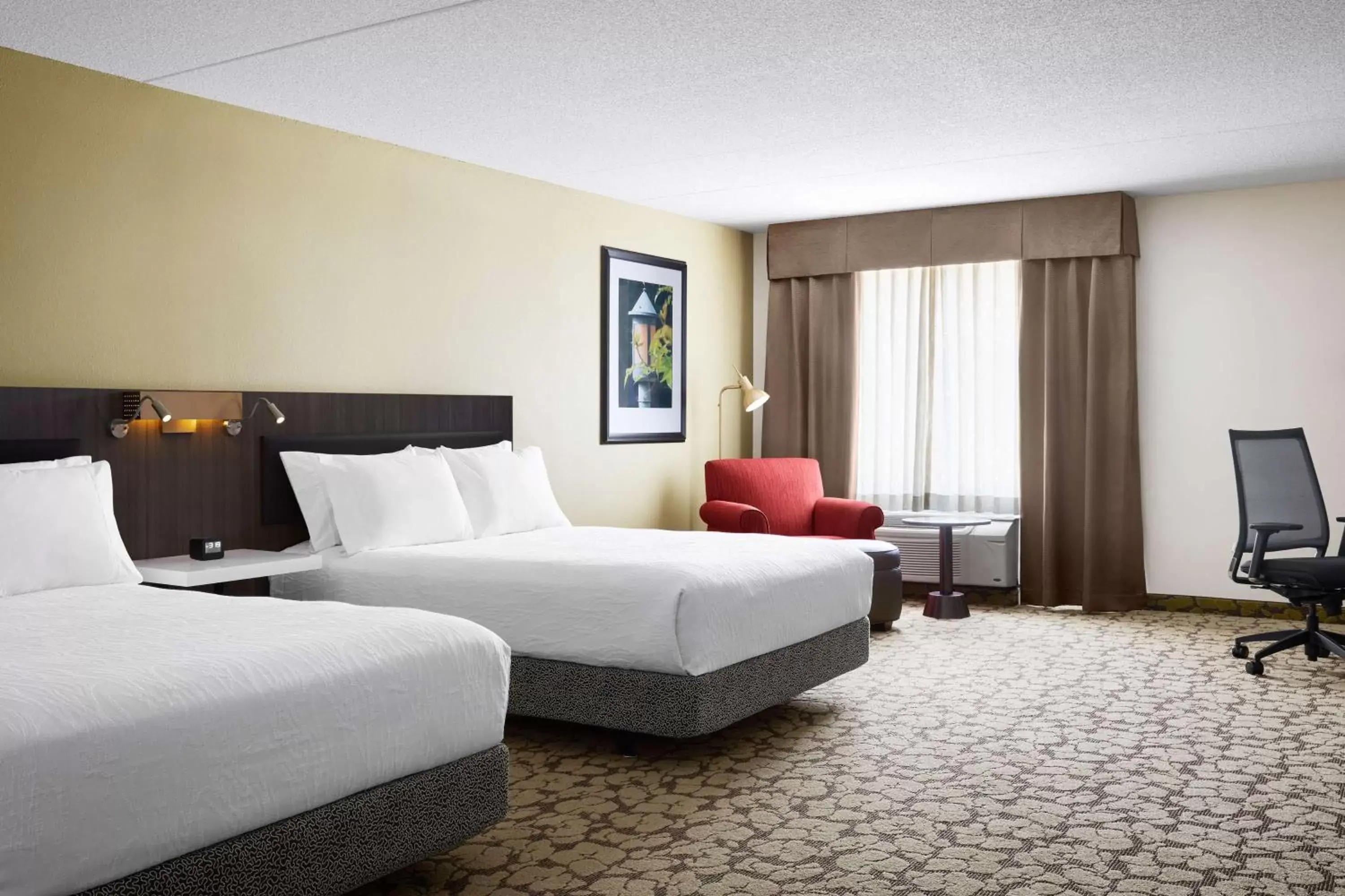 Bed in Hilton Garden Inn Providence Airport/Warwick