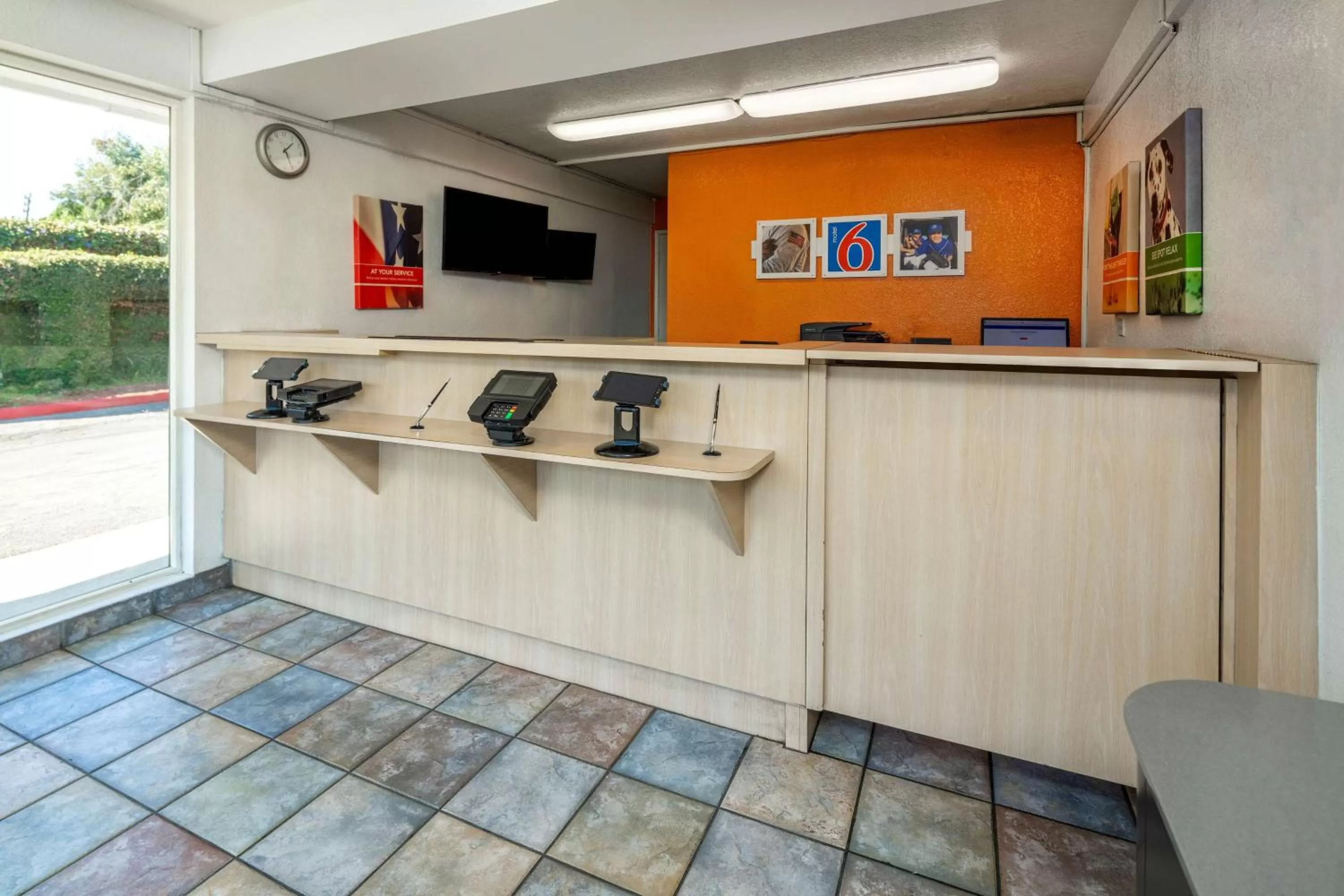 Lobby or reception, Lobby/Reception in Motel 6-Sepulveda, CA - Los Angeles - Van Nuys - North Hills