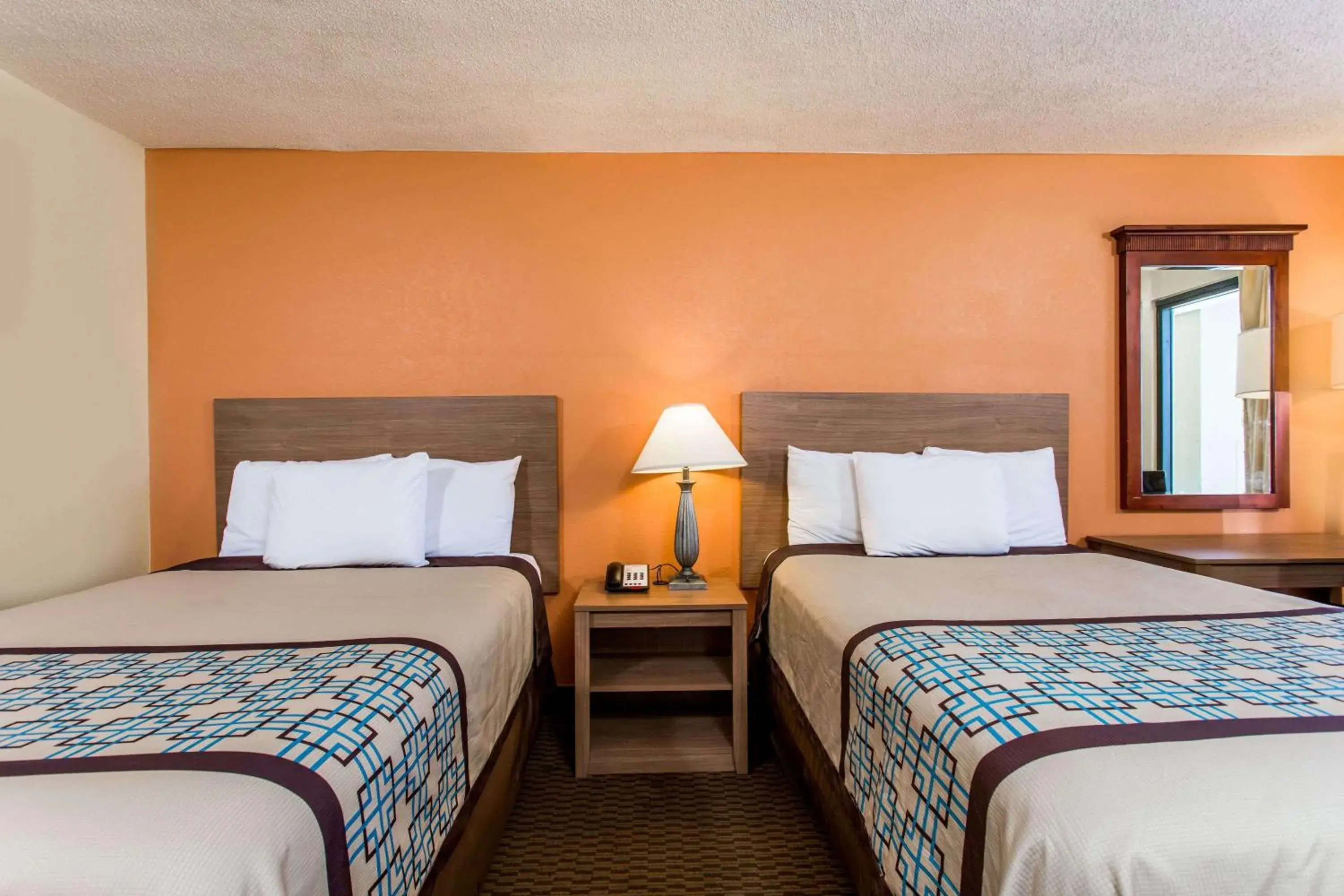 Photo of the whole room, Bed in Days Inn by Wyndham Norfolk Airport