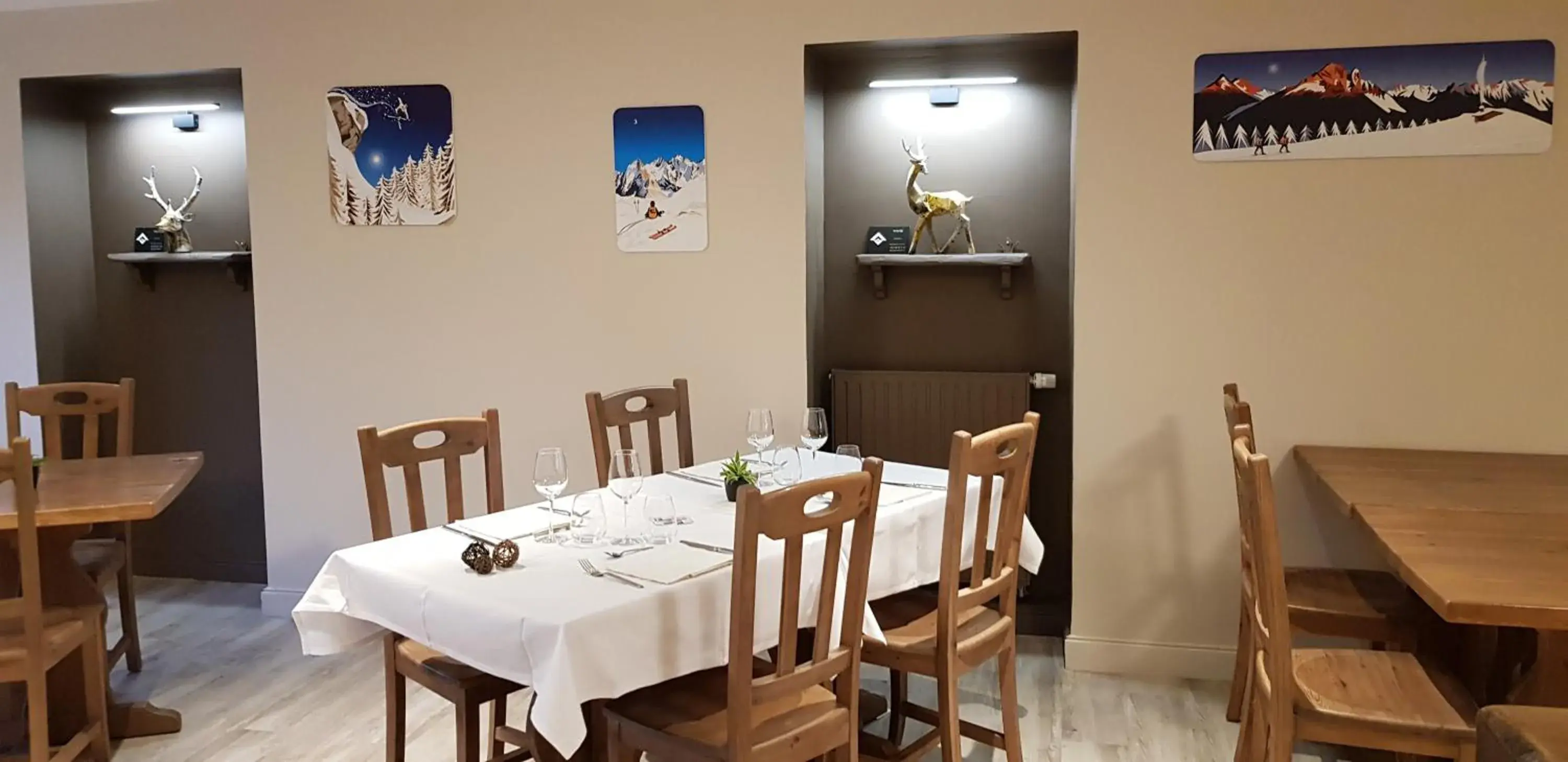 Restaurant/Places to Eat in Le Relais Du Mont Blanc
