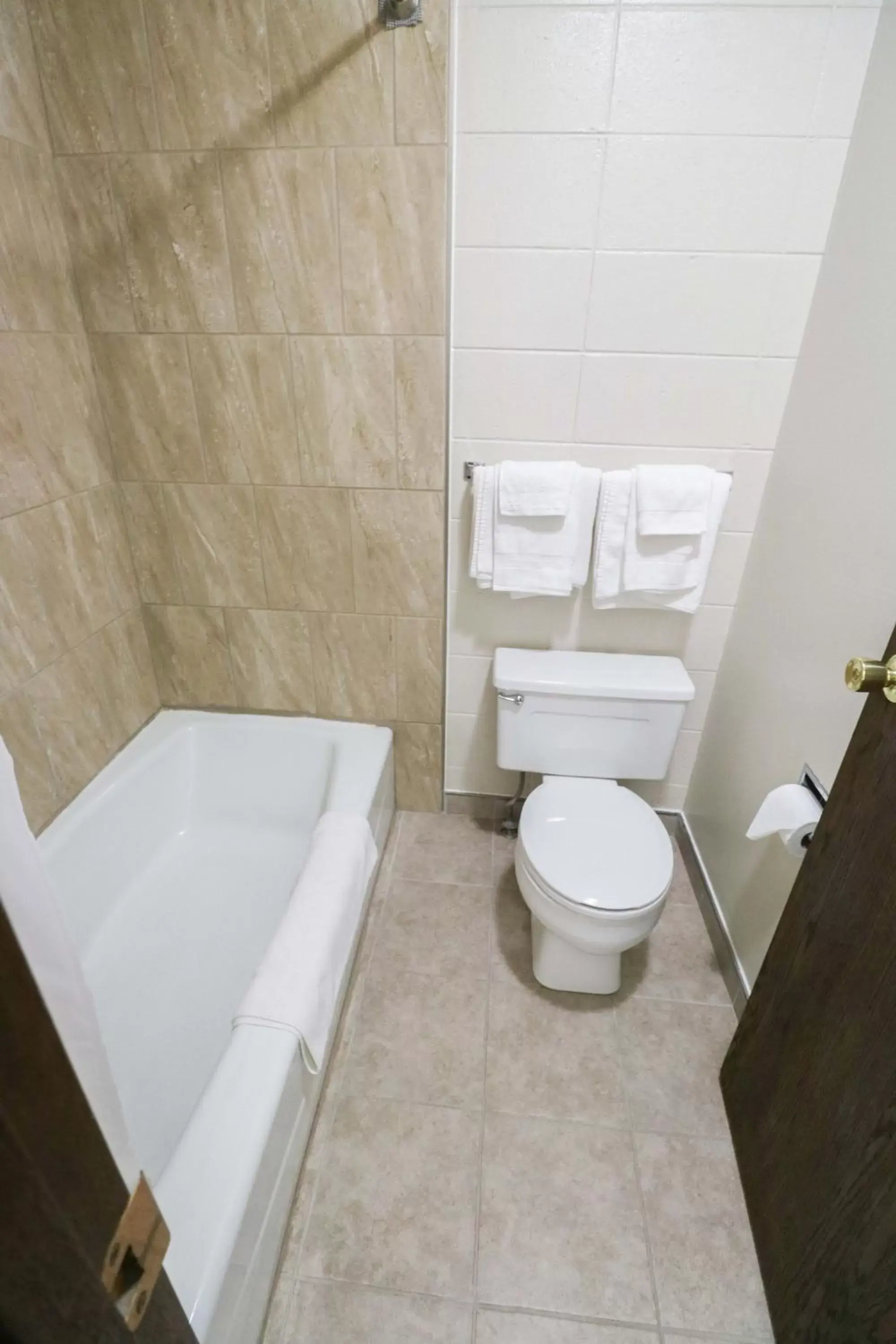 Bathroom in Bear Lodge Motel