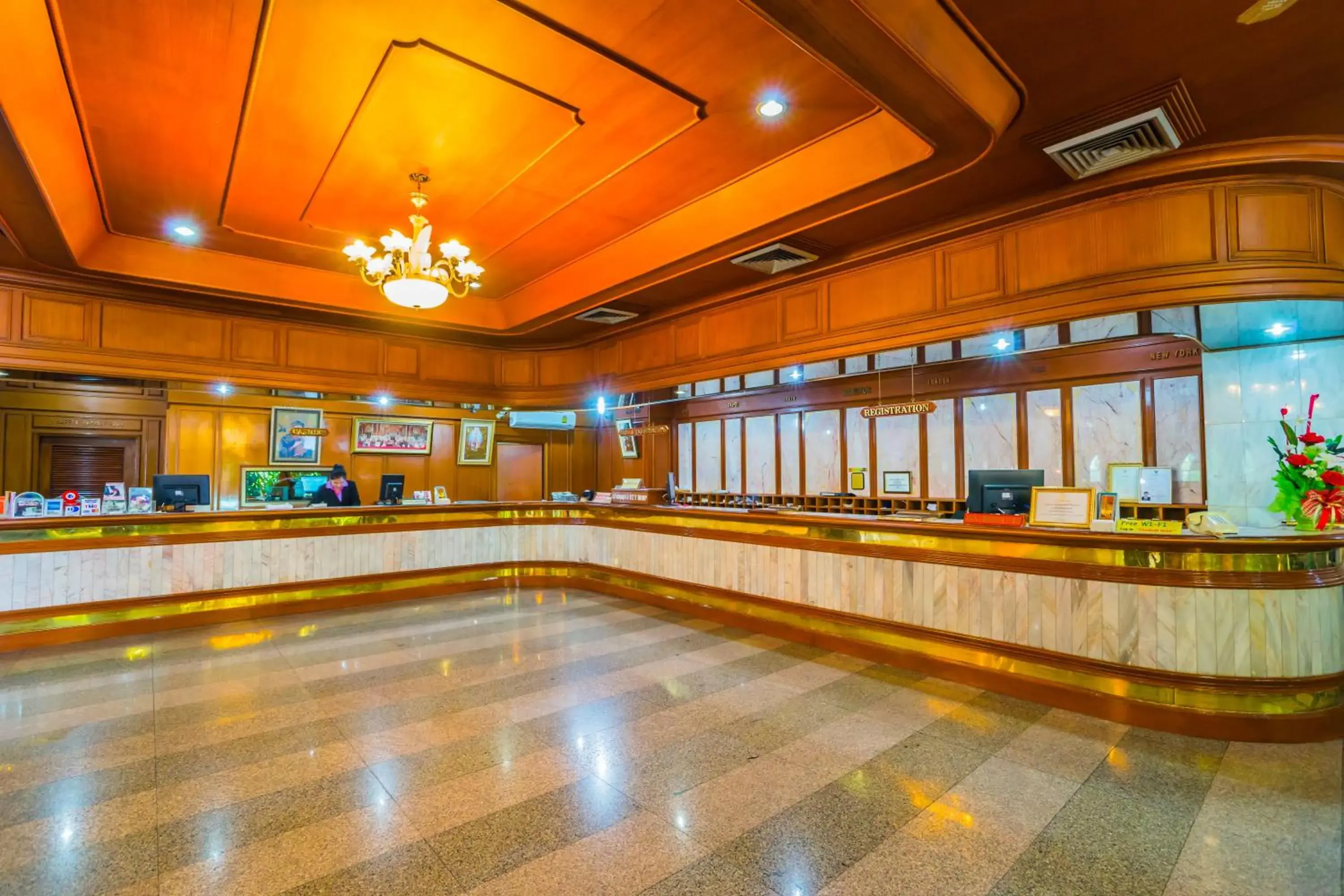 Lobby or reception in Elizabeth Hotel