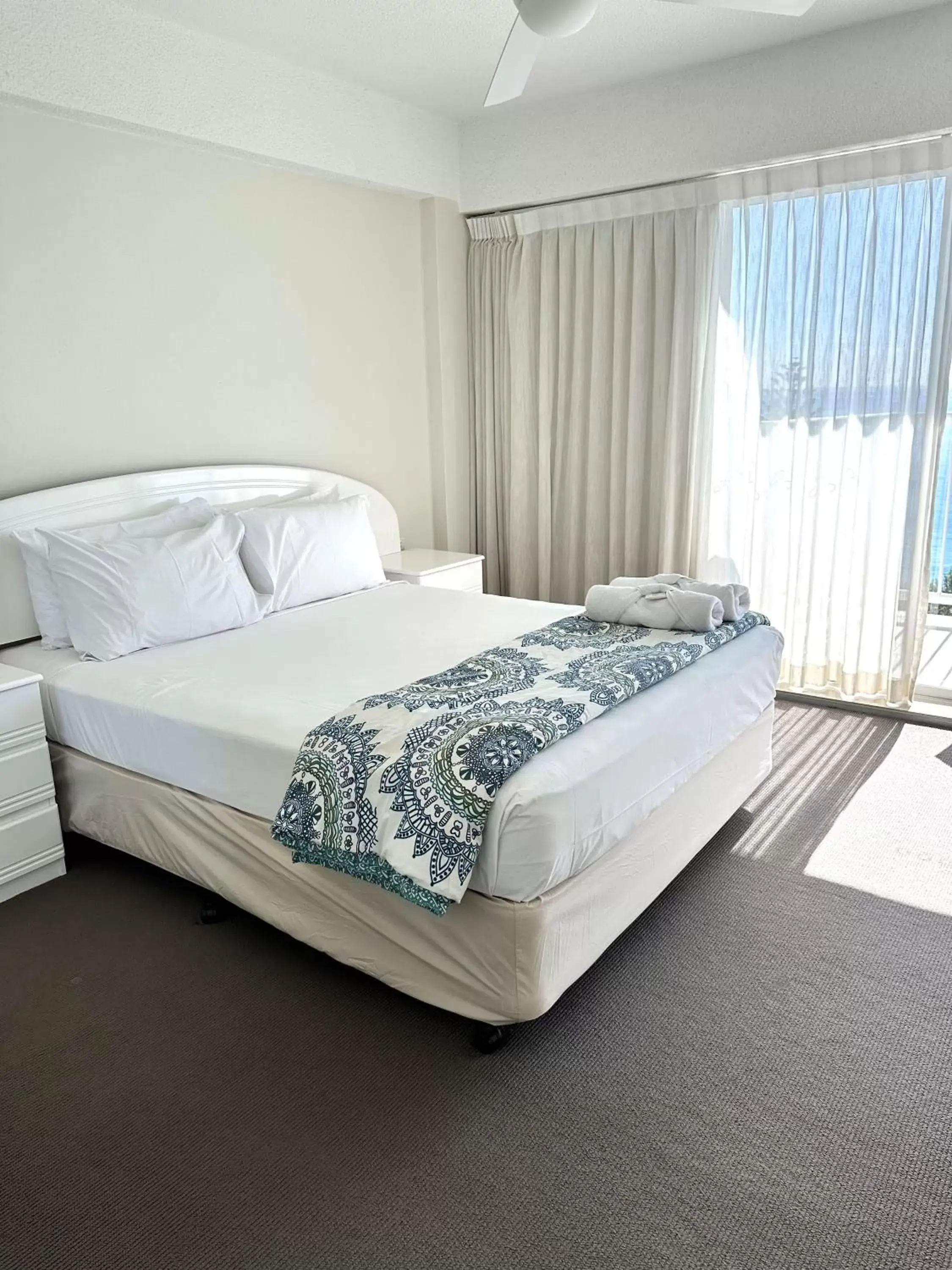 Bed in Hillhaven Holiday Apartments