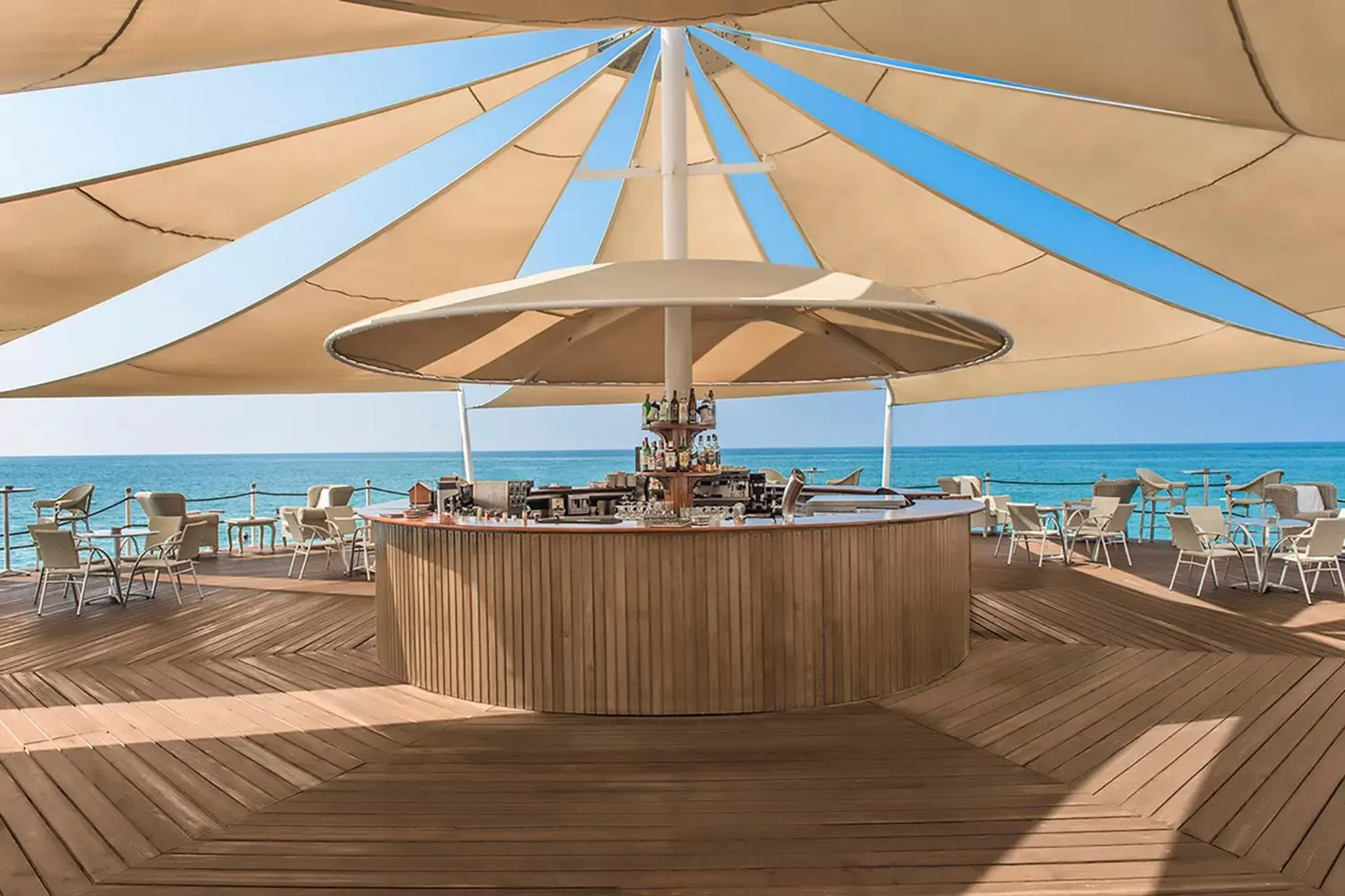 Lounge or bar in Calista Luxury Resort