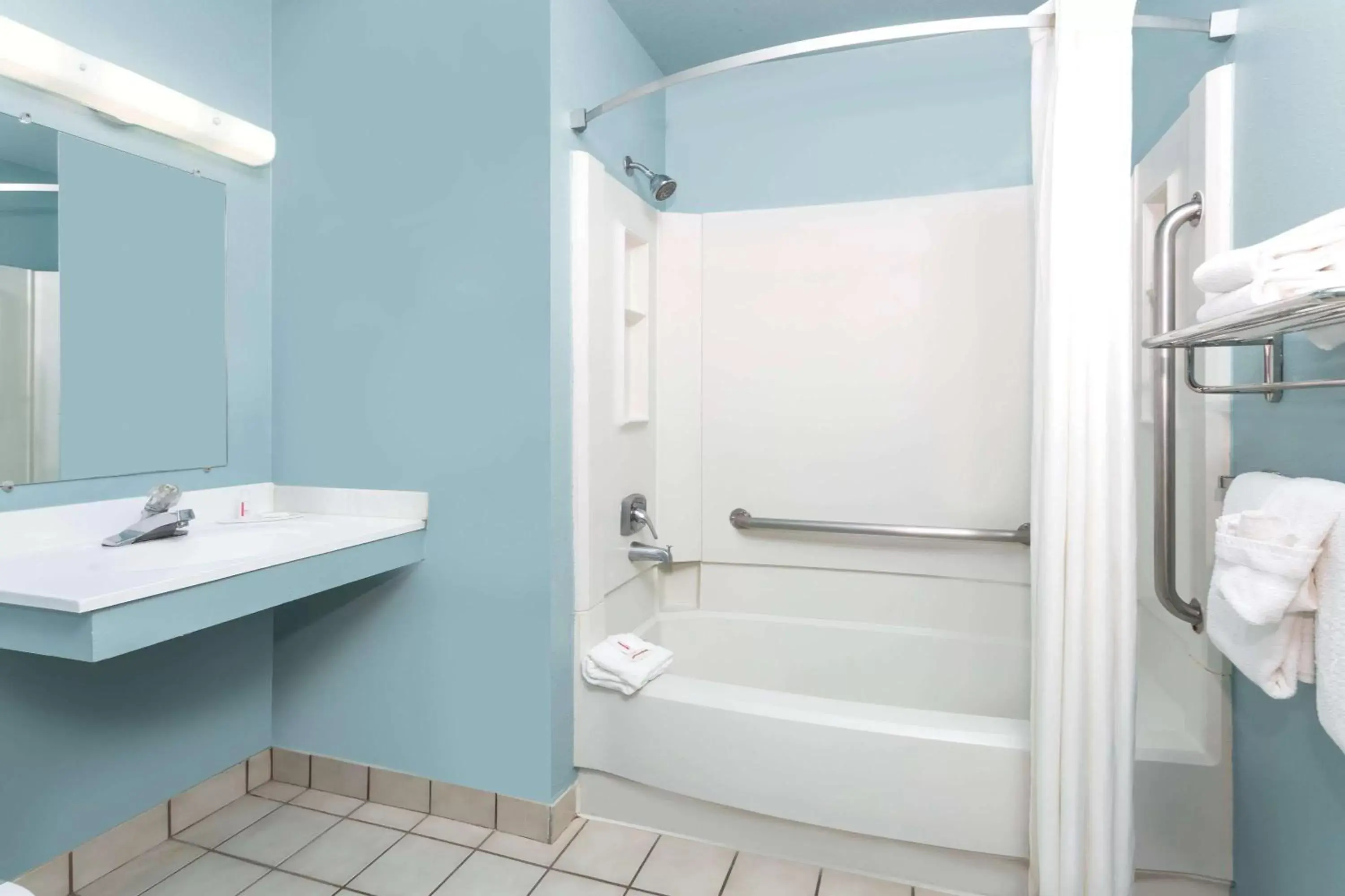 Bathroom in Super 8 by Wyndham Dillon/Breckenridge Area