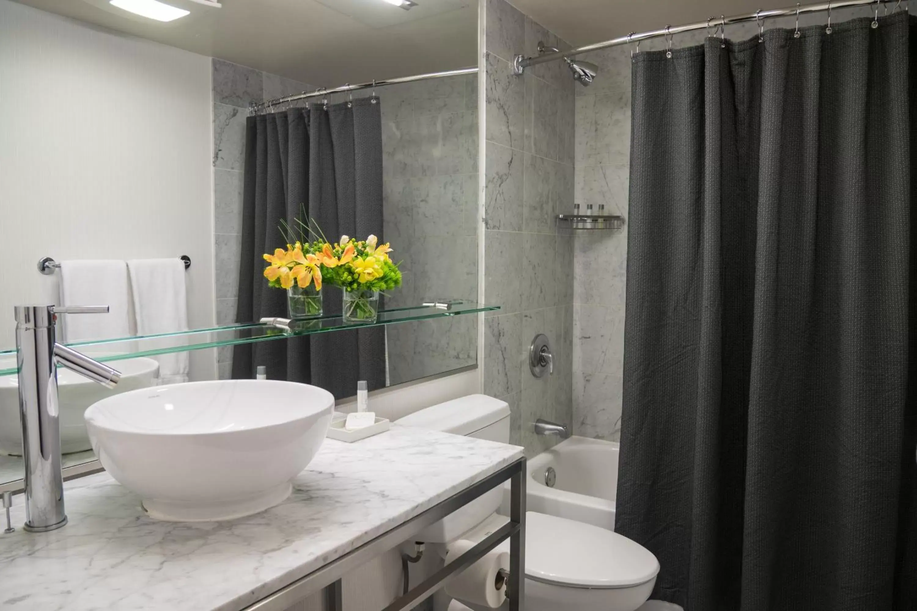 Bathroom in Hotel Murano