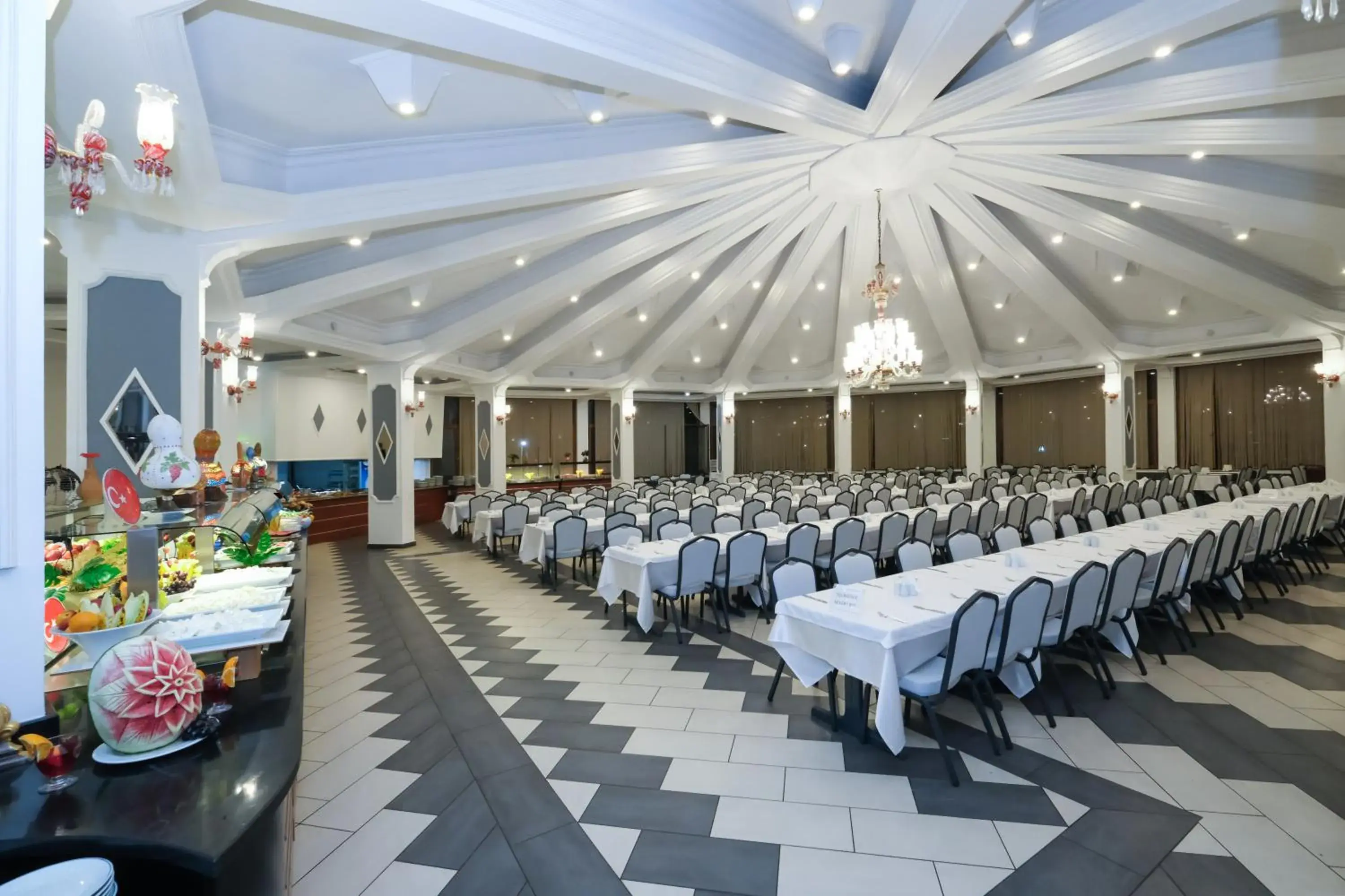 Restaurant/places to eat, Banquet Facilities in SIGNATURE GARDEN AVANOS Hotel & SPA