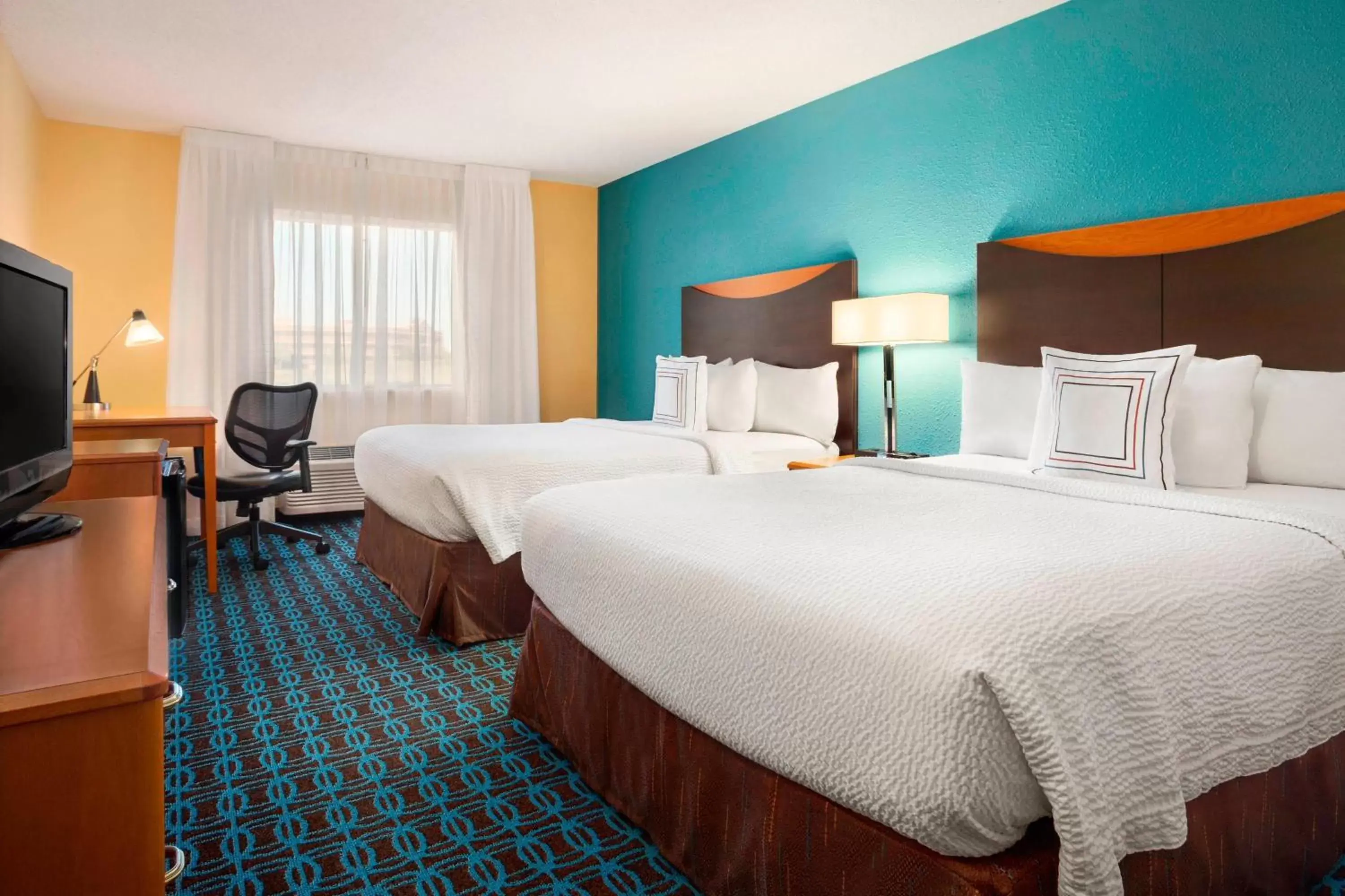 Photo of the whole room, Bed in Fairfield Inn & Suites Minneapolis-St. Paul Airport