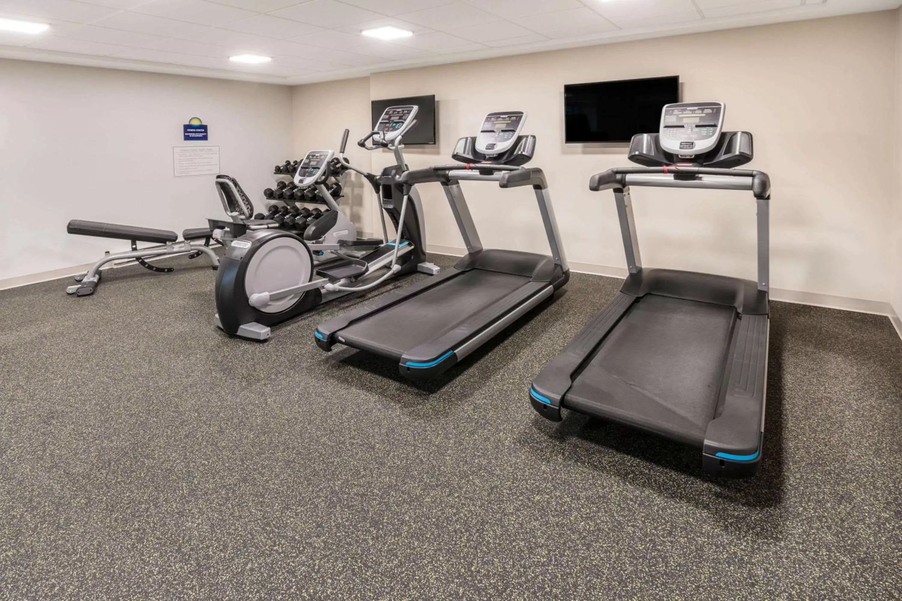 Fitness centre/facilities, Fitness Center/Facilities in Days Inn & Suites by Wyndham Duluth by the Mall