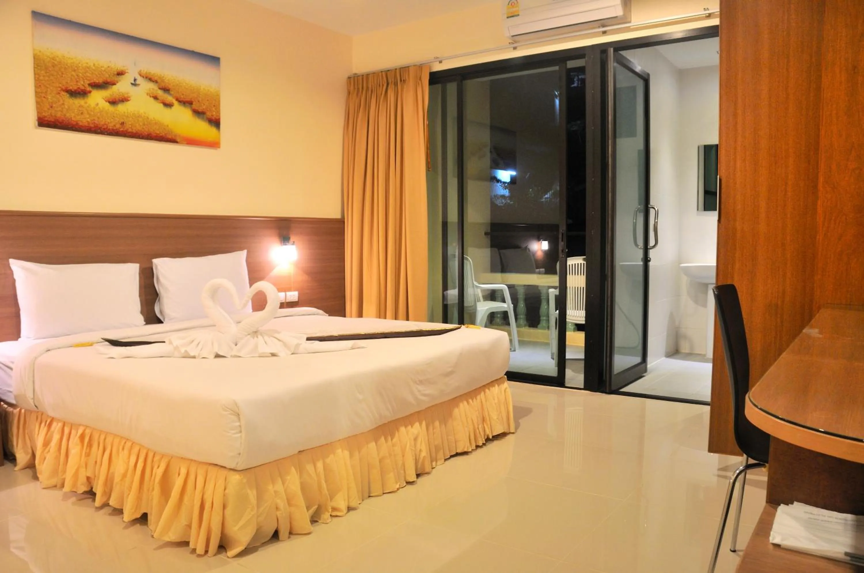 Bed in The Wave Hotel Patong SHA