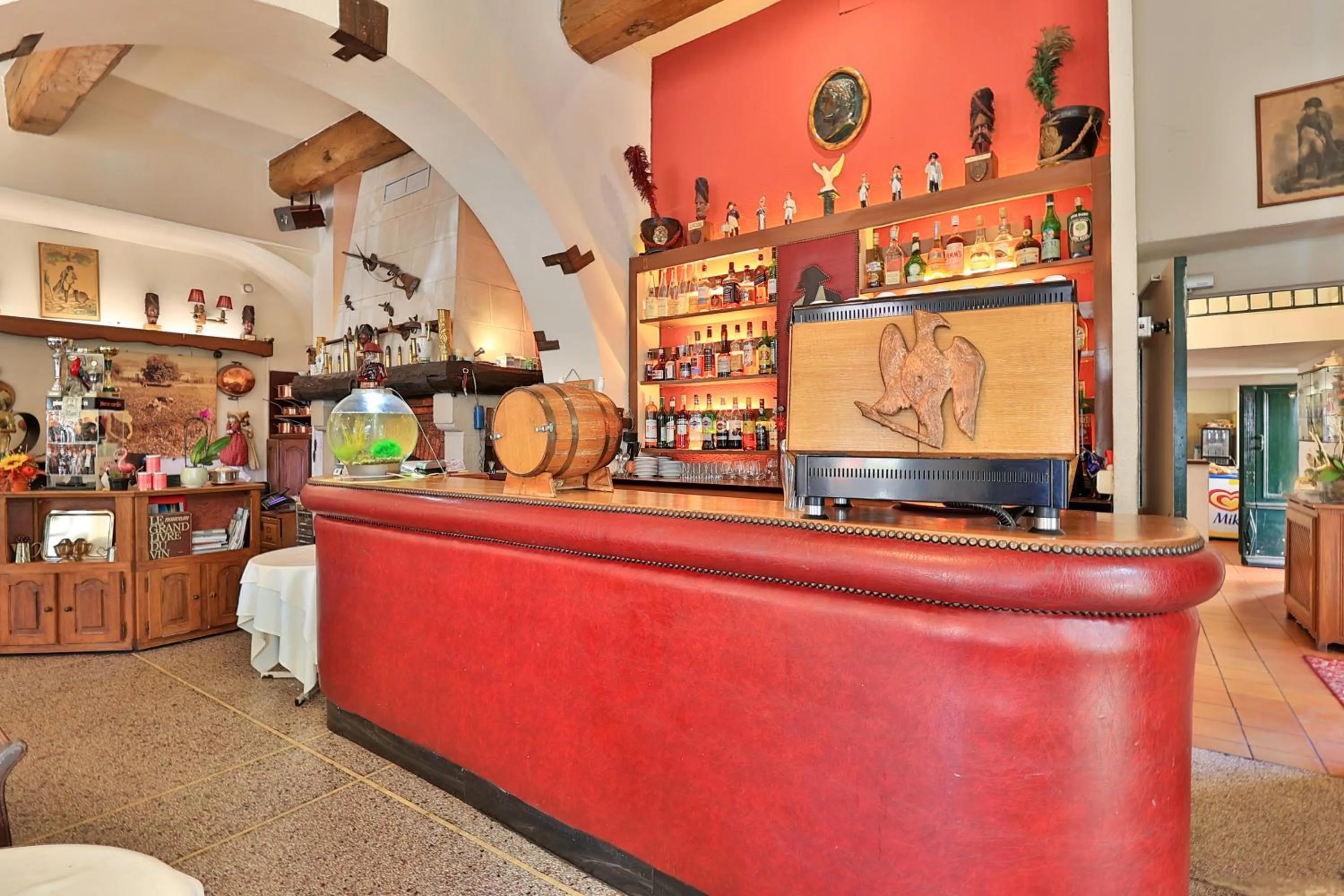 Lounge or bar in Logis Le Relais Imperial