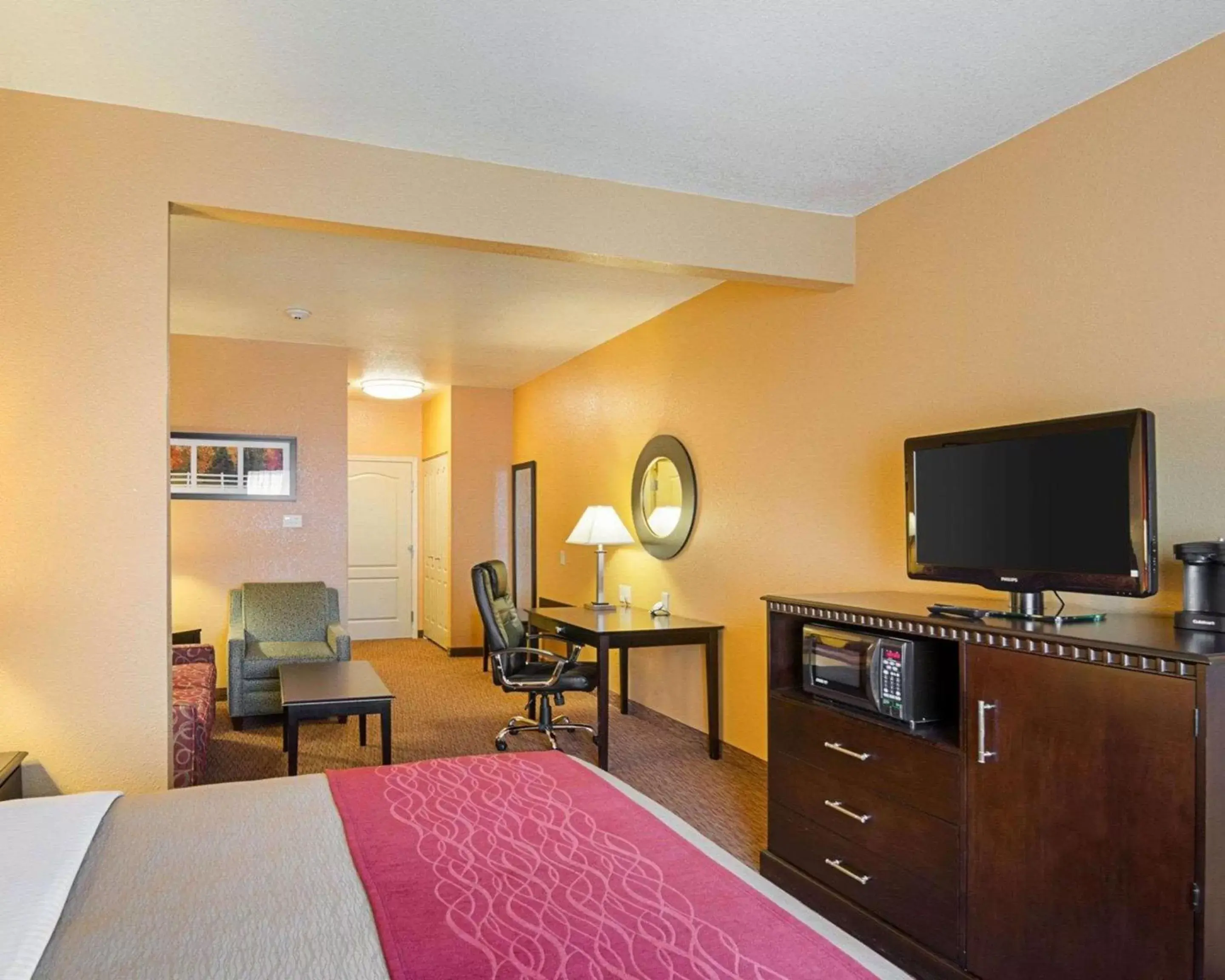 Bedroom, TV/Entertainment Center in Comfort Inn & Suites Orange