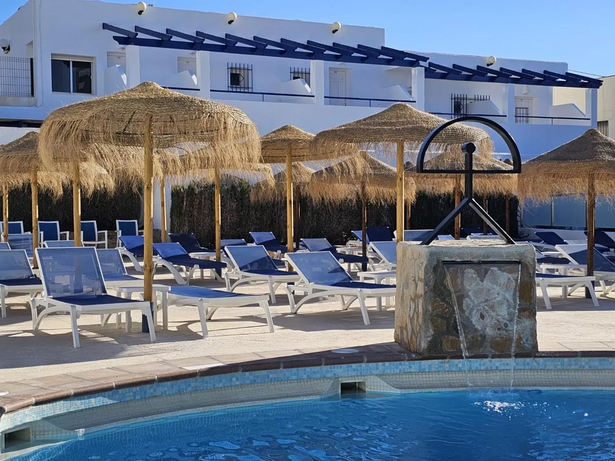 sunbed, Swimming Pool in Hotel Puntazo II