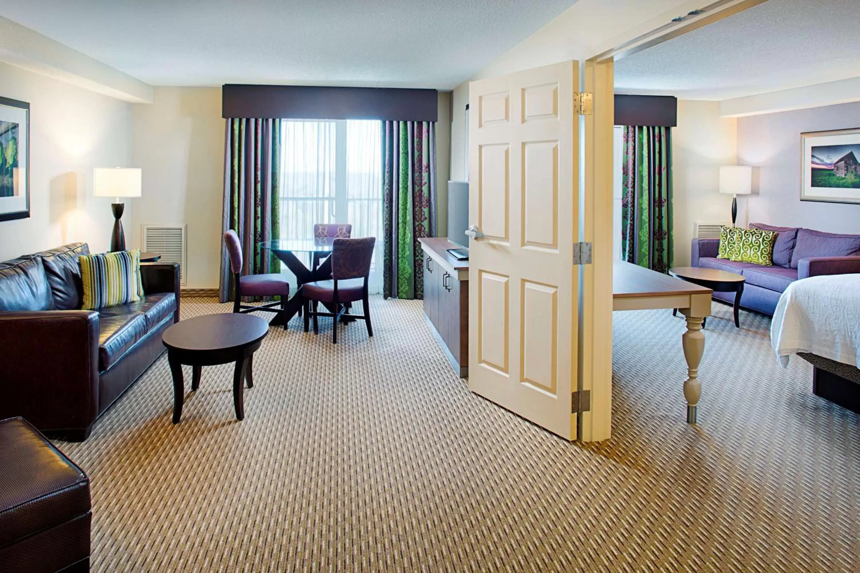 Living room, Bed in Hilton Garden Inn Hartford North-Bradley International Airport Living room, Bed in Hilton Garden Inn Hartford North-Bradley International Airport