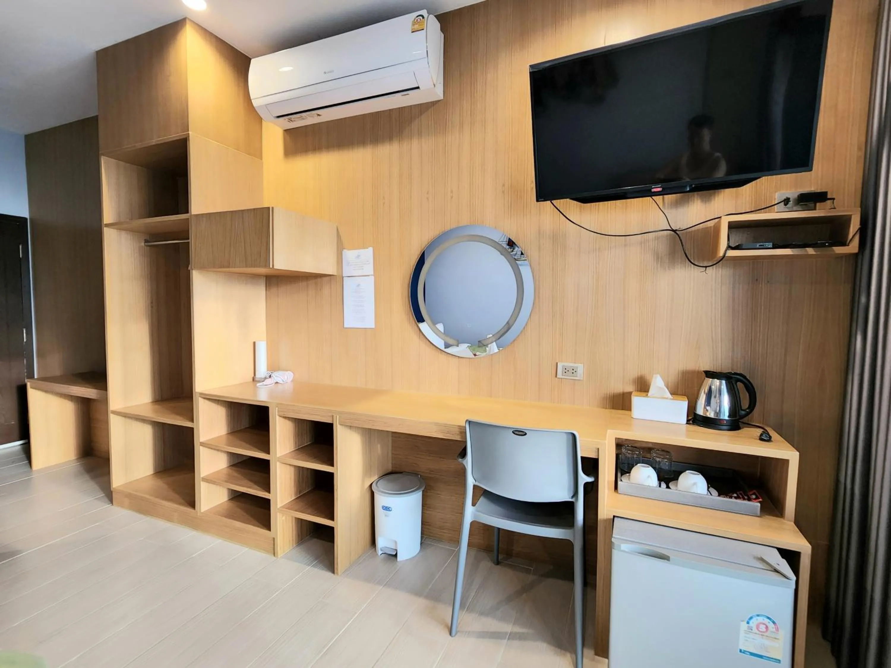 TV and multimedia in Cliff Lanta Suite-Koh Lanta Krabi