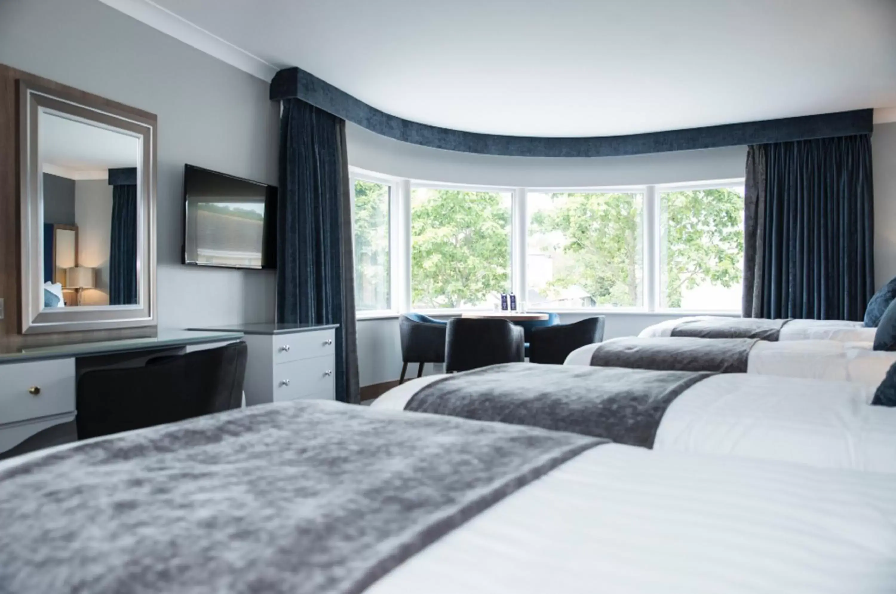 Bedroom, Bed in The Riverside Park Hotel