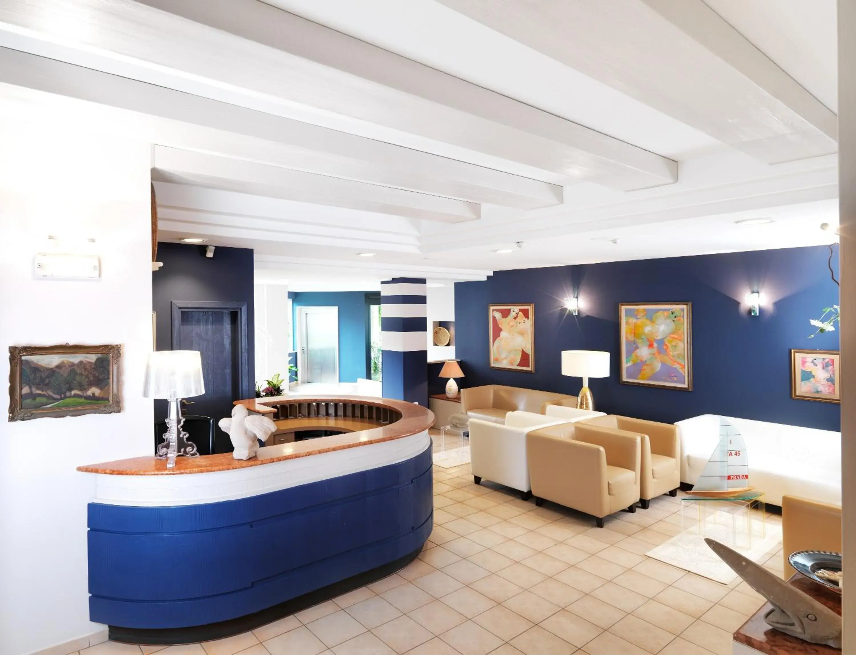 Lobby or reception in Hotel & SPA Riviera Castelsardo