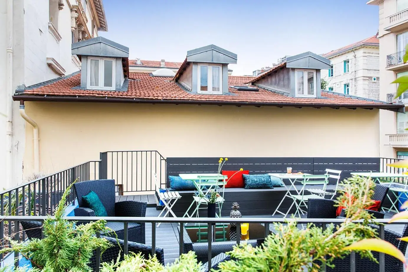 Patio in Hotel Les Cigales