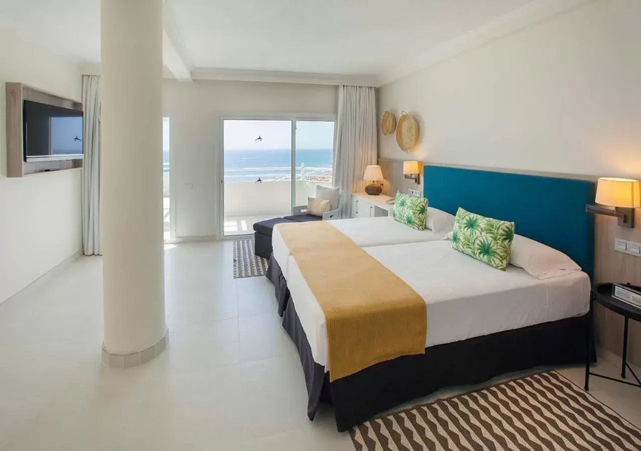 Bedroom in Corallium Dunamar by Lopesan Hotels - Adults Only