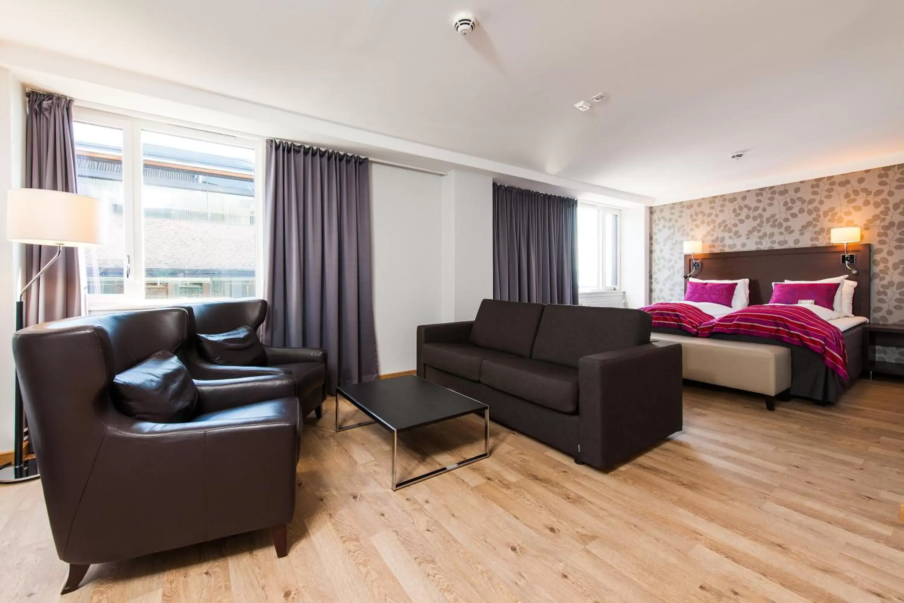 Bedroom, Seating Area in Thon Partner Hotel Victoria Hamar