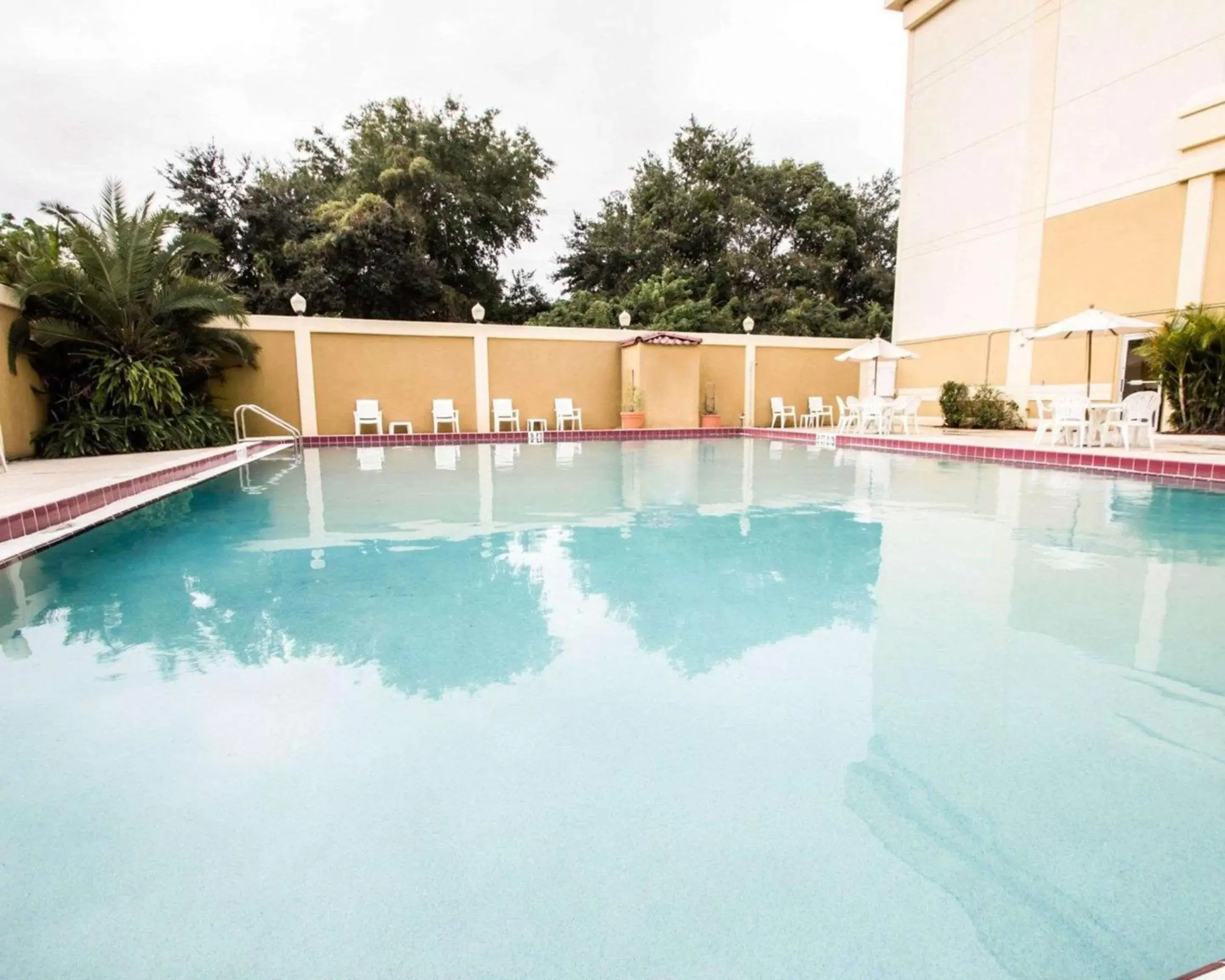 On site, Swimming Pool in Quality Inn & Suites Orlando / Winter Park