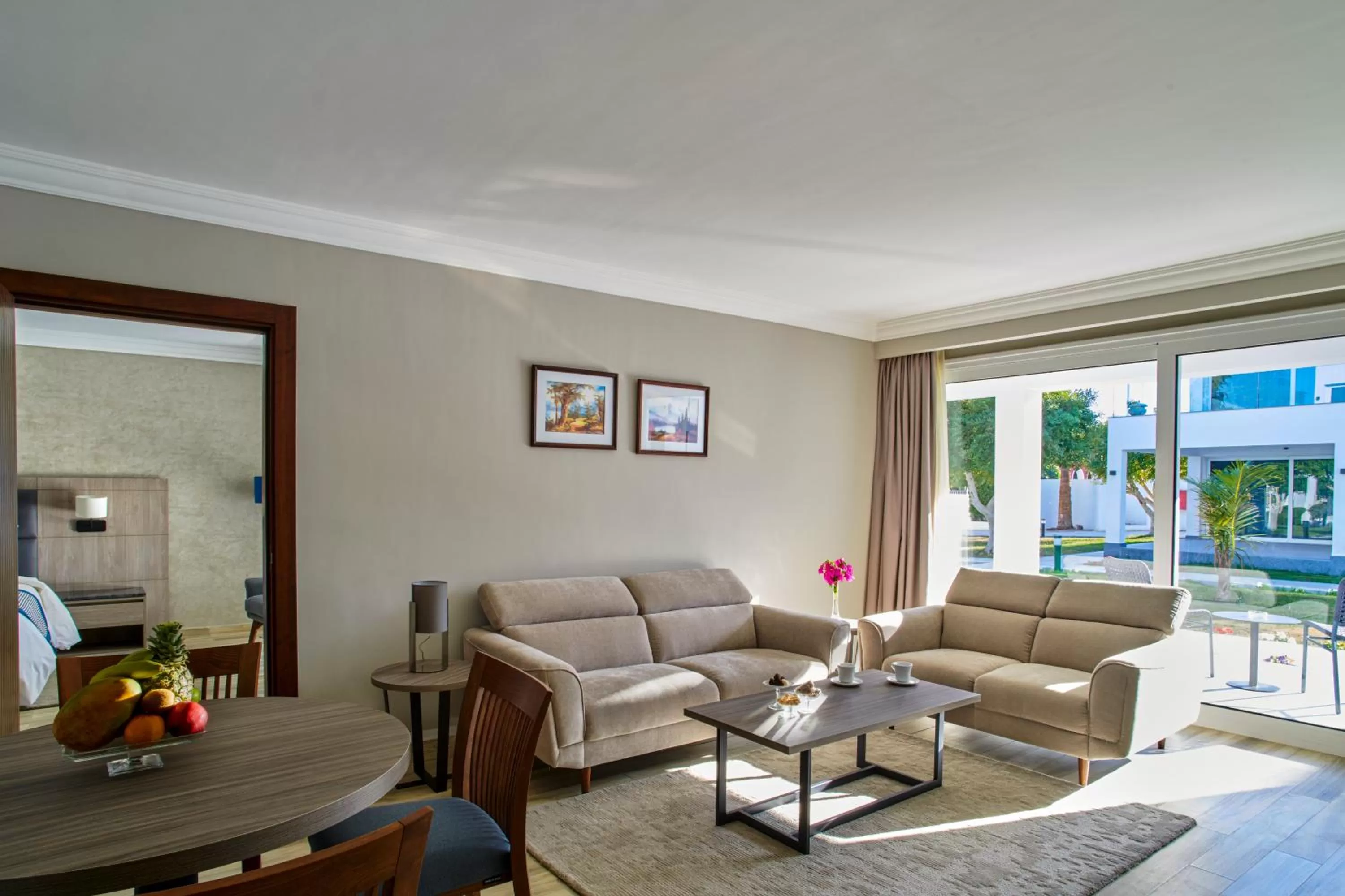 Living room in Maritim Jolie Ville Resort & Casino