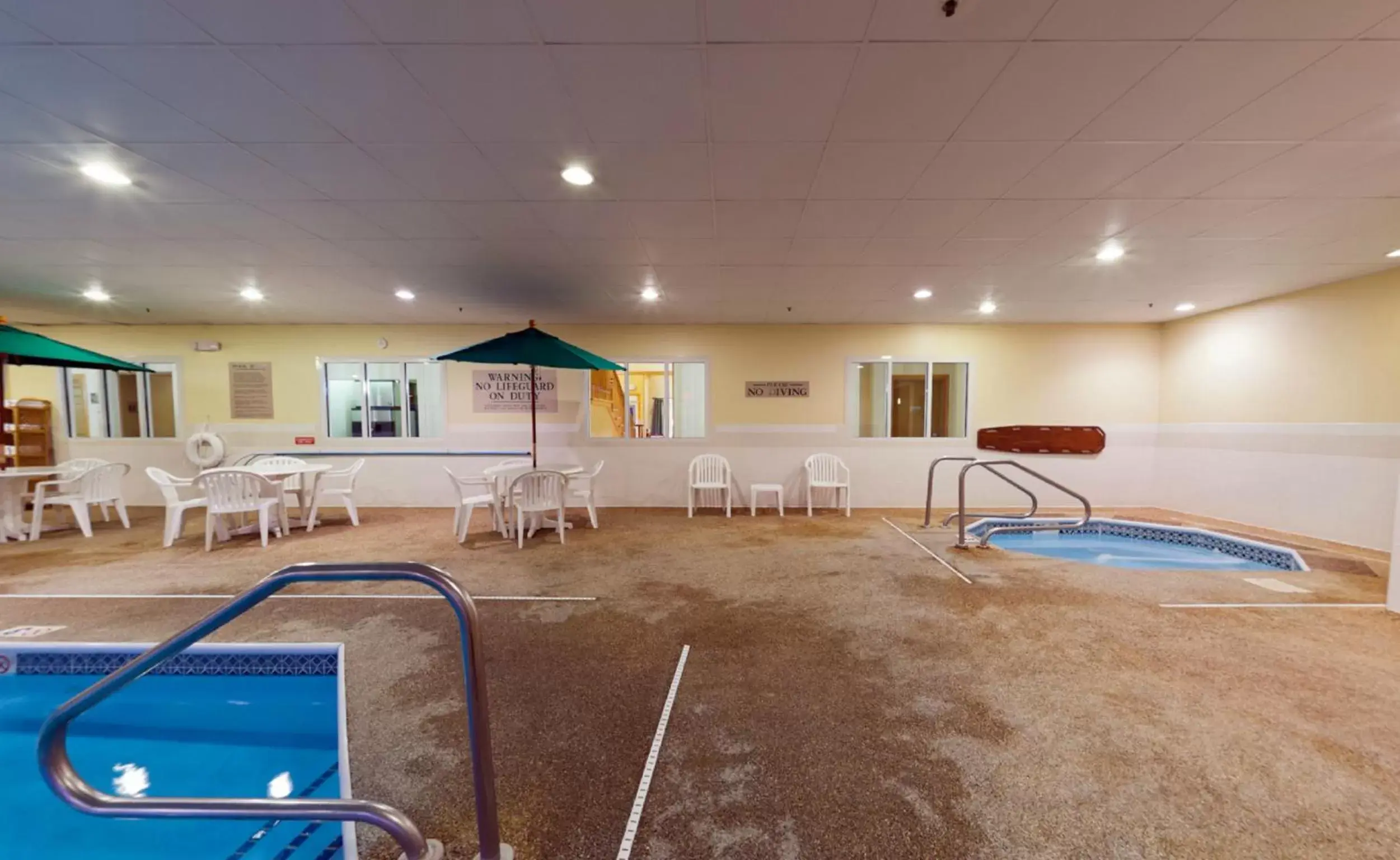 Swimming Pool in Country Inn & Suites by Radisson, Rock Falls, IL