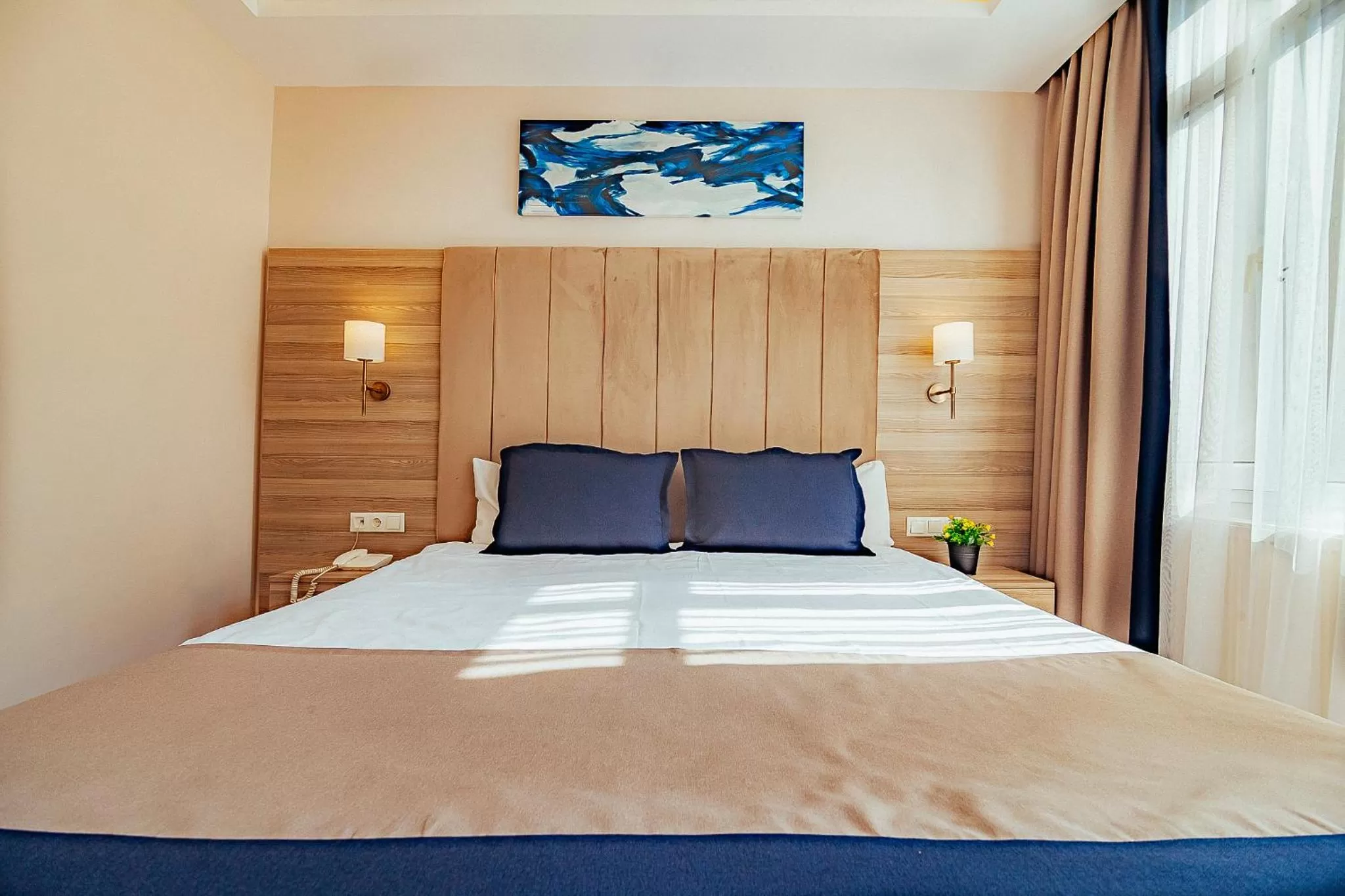 Photo of the whole room, Bed in The Milltown Hotel